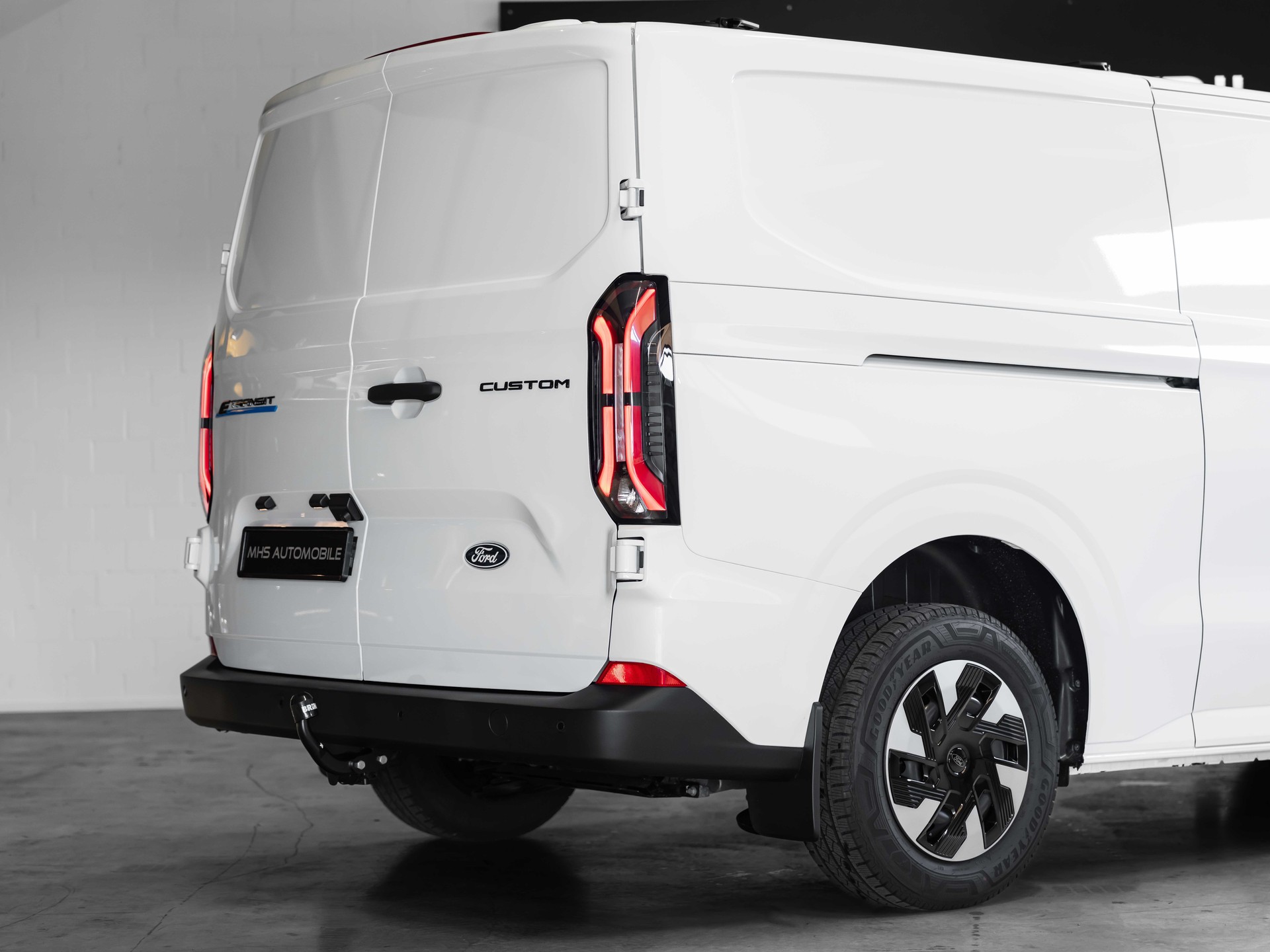 FORD Transit Custom Van 340 L2H1 65kWh Trend 3500KG ANHÄNGELAST-image-41