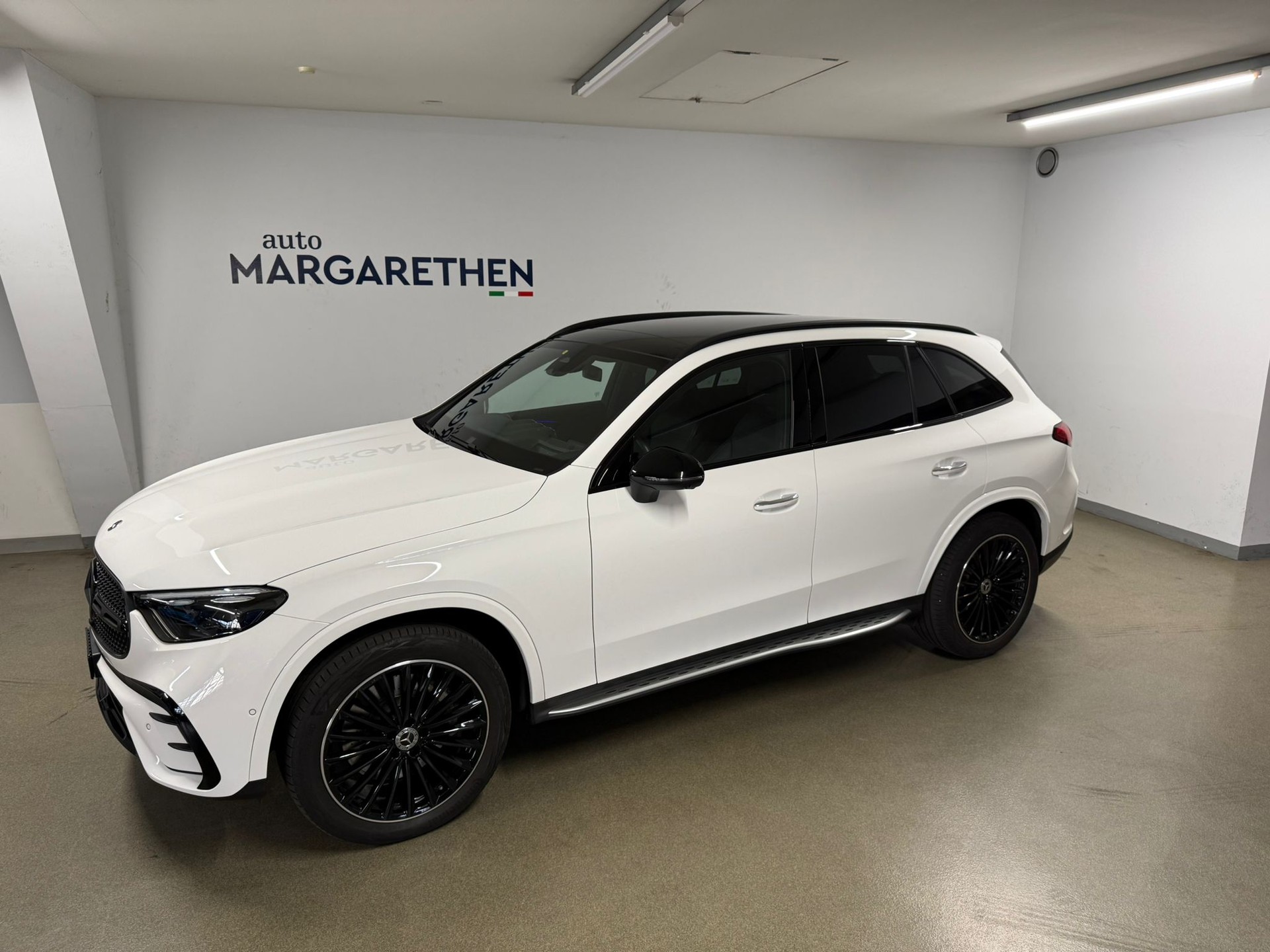 MERCEDES-BENZ GLC 220 d 4Matic 9G-Tronic-showroom-element-3