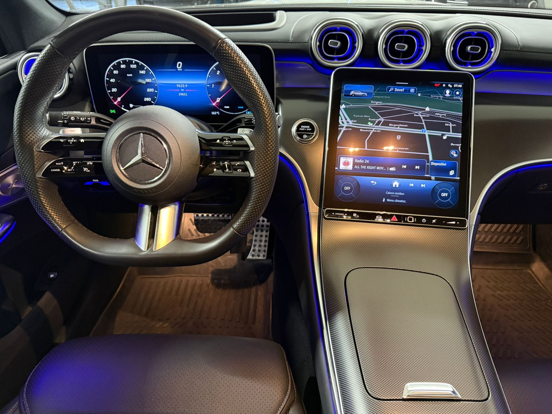 MERCEDES-BENZ GLC 220 d 4Matic 9G-Tronic-image-12