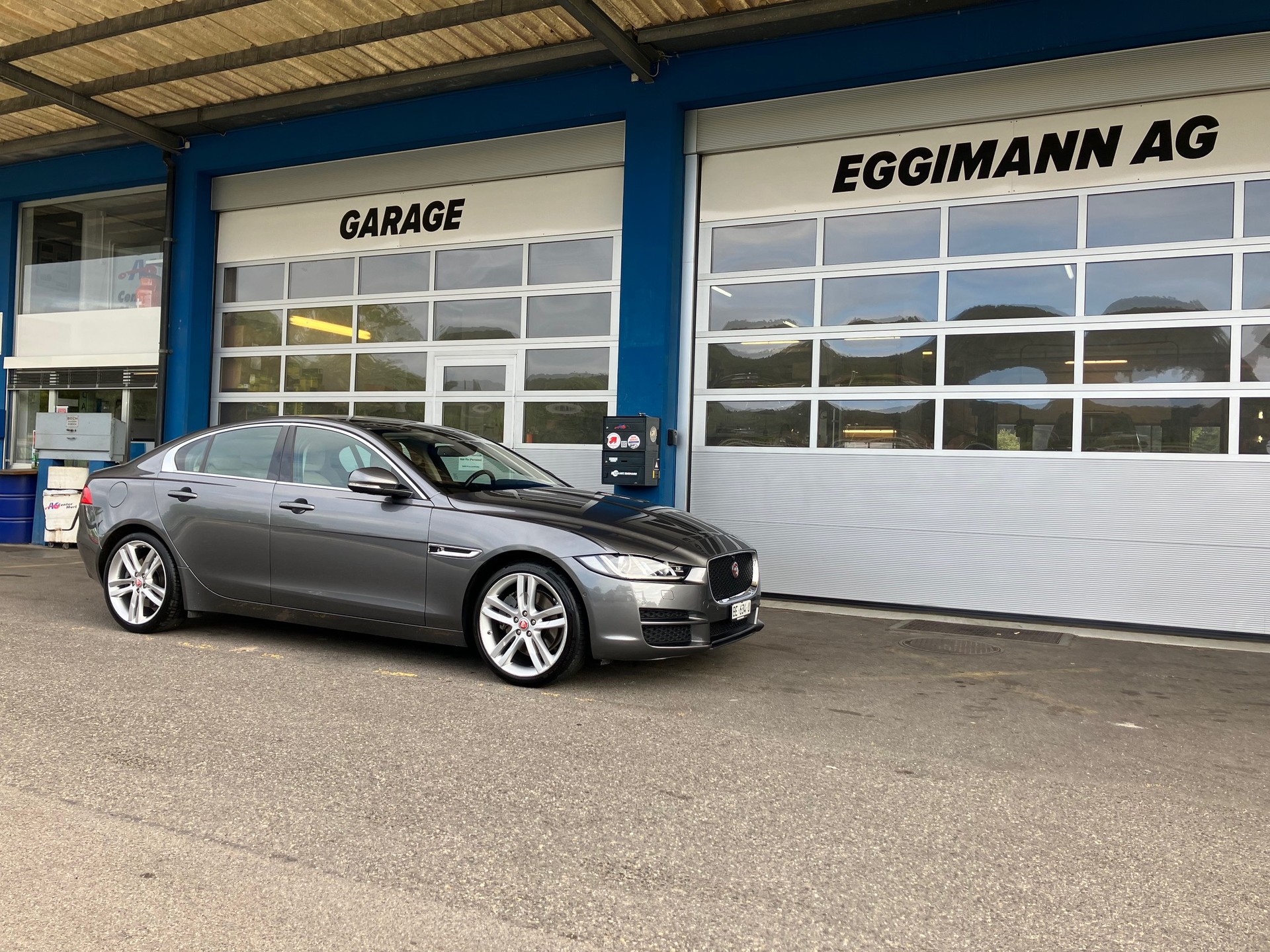 JAGUAR XE 20t 2.0 Prestige Automatic