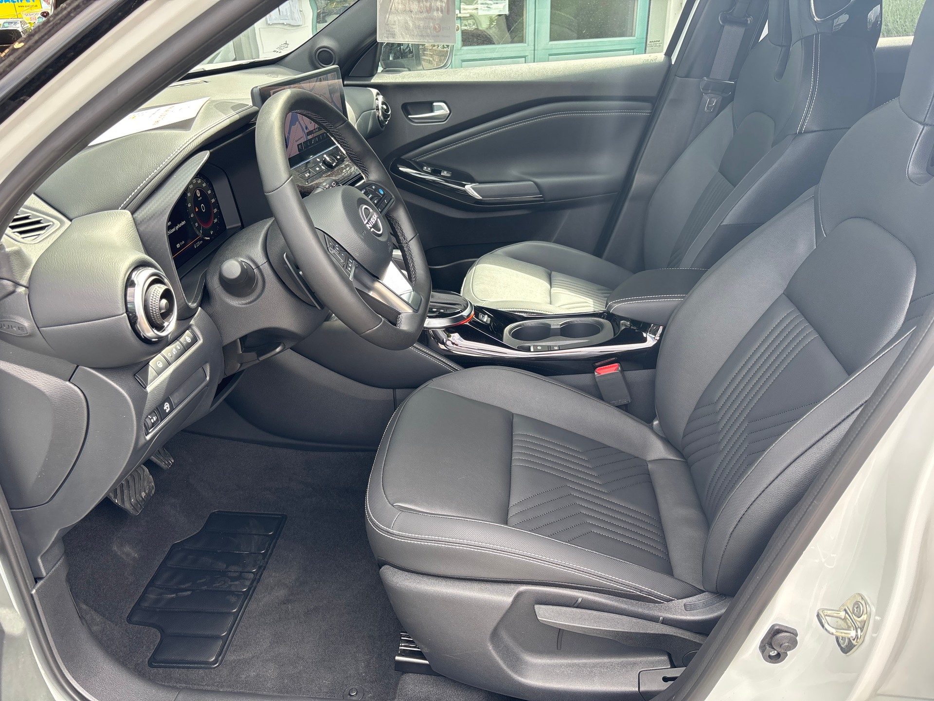 NISSAN Juke 1.0 DIG-T Tekna DCT-image-8