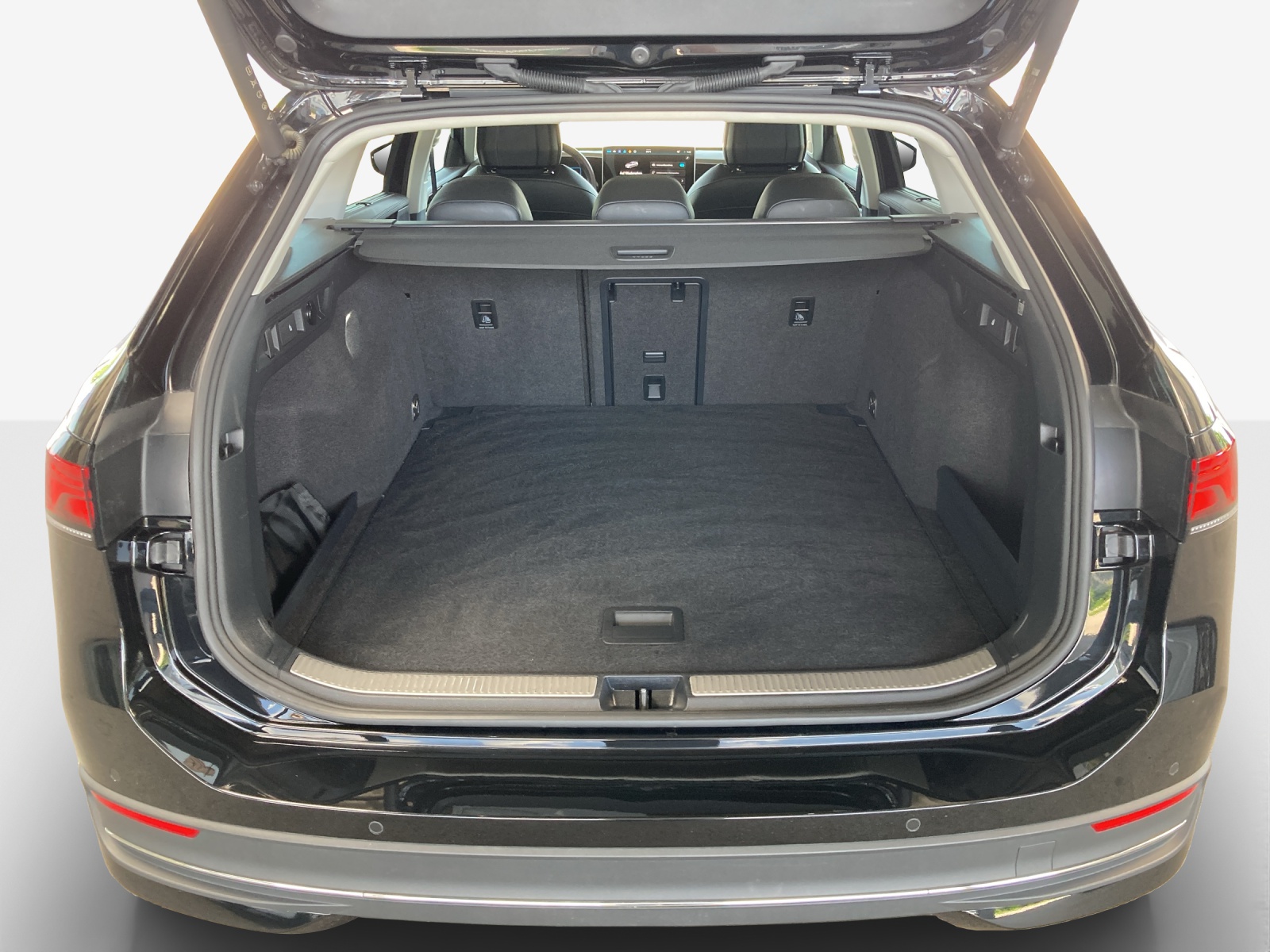 VW Passat Variant 2.0 TDI evo Business 4 Motion DSG-image-12