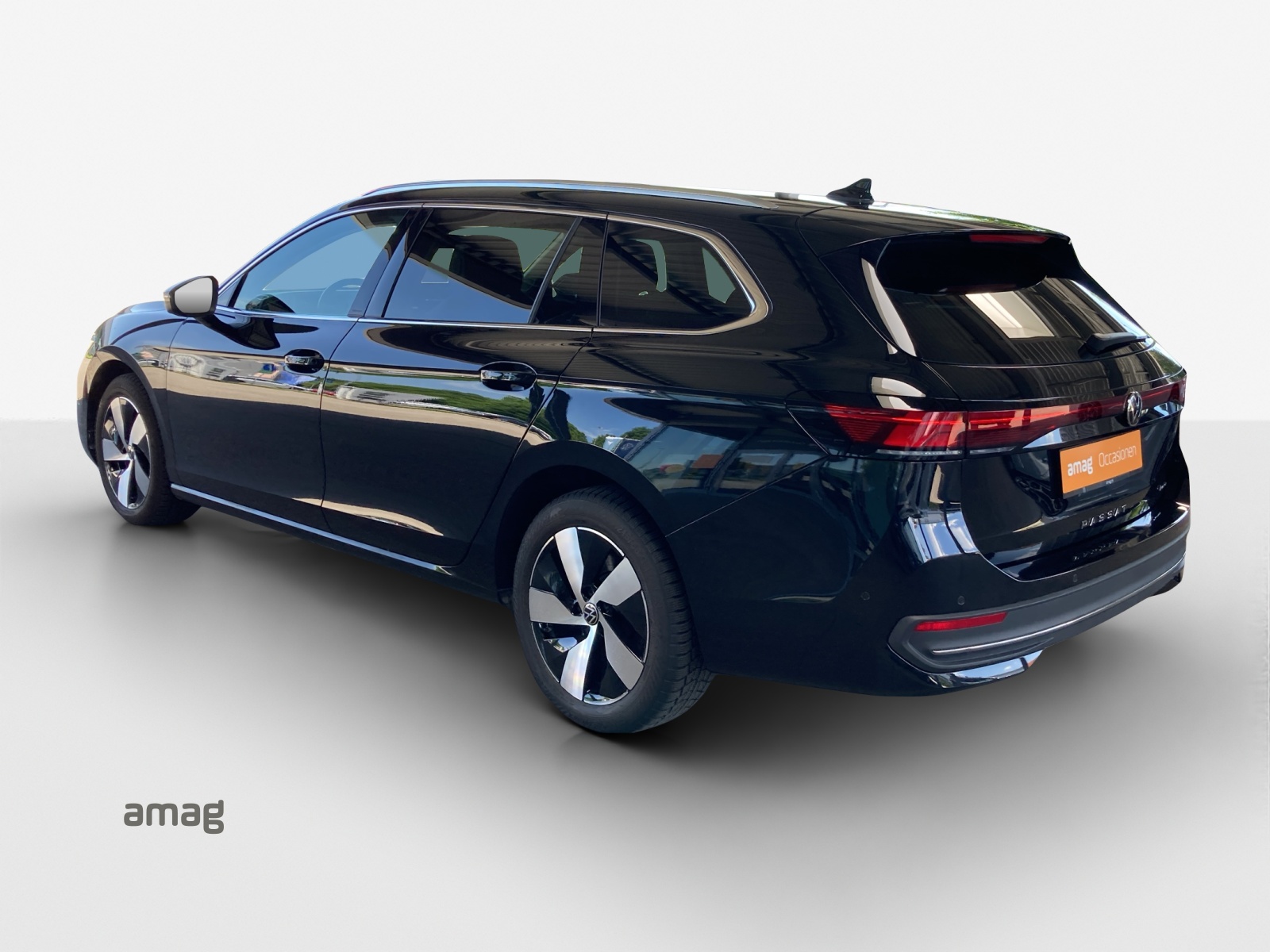 VW Passat Variant 2.0 TDI evo Business 4 Motion DSG-image-2
