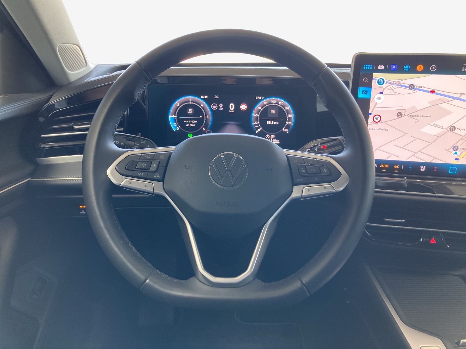 VW Passat Variant 2.0 TDI evo Business 4 Motion DSG-image-9