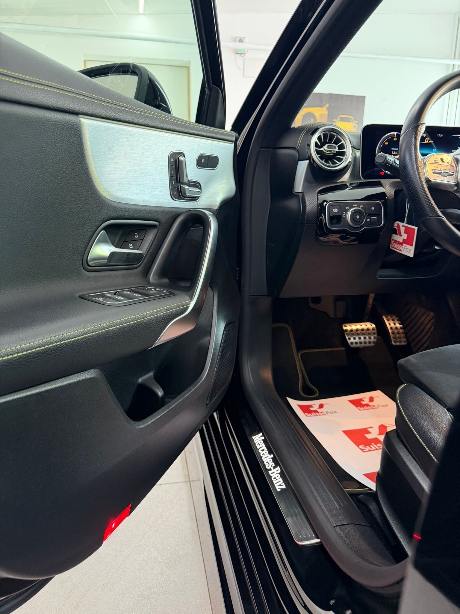MERCEDES-BENZ A 250 AMG Line 7G-DCT *Edition 1 *Voll Austattung*Panoramadach* *Ch Fahrzeug*-image-9