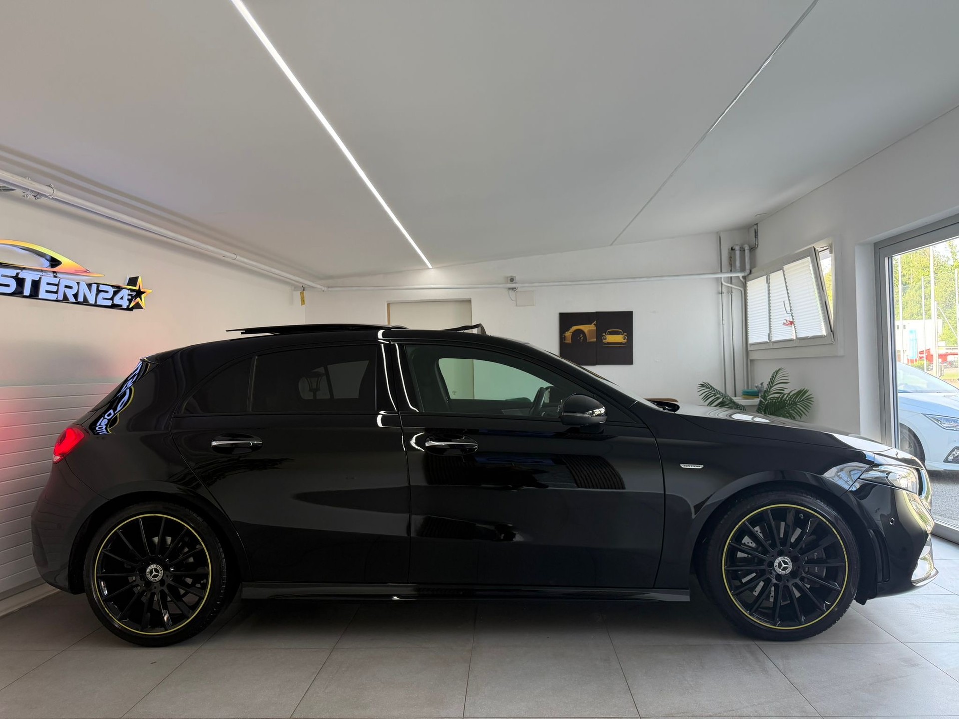 MERCEDES-BENZ A 250 AMG Line 7G-DCT *Edition 1 *Voll Austattung*Panoramadach* *Ch Fahrzeug*-image-7