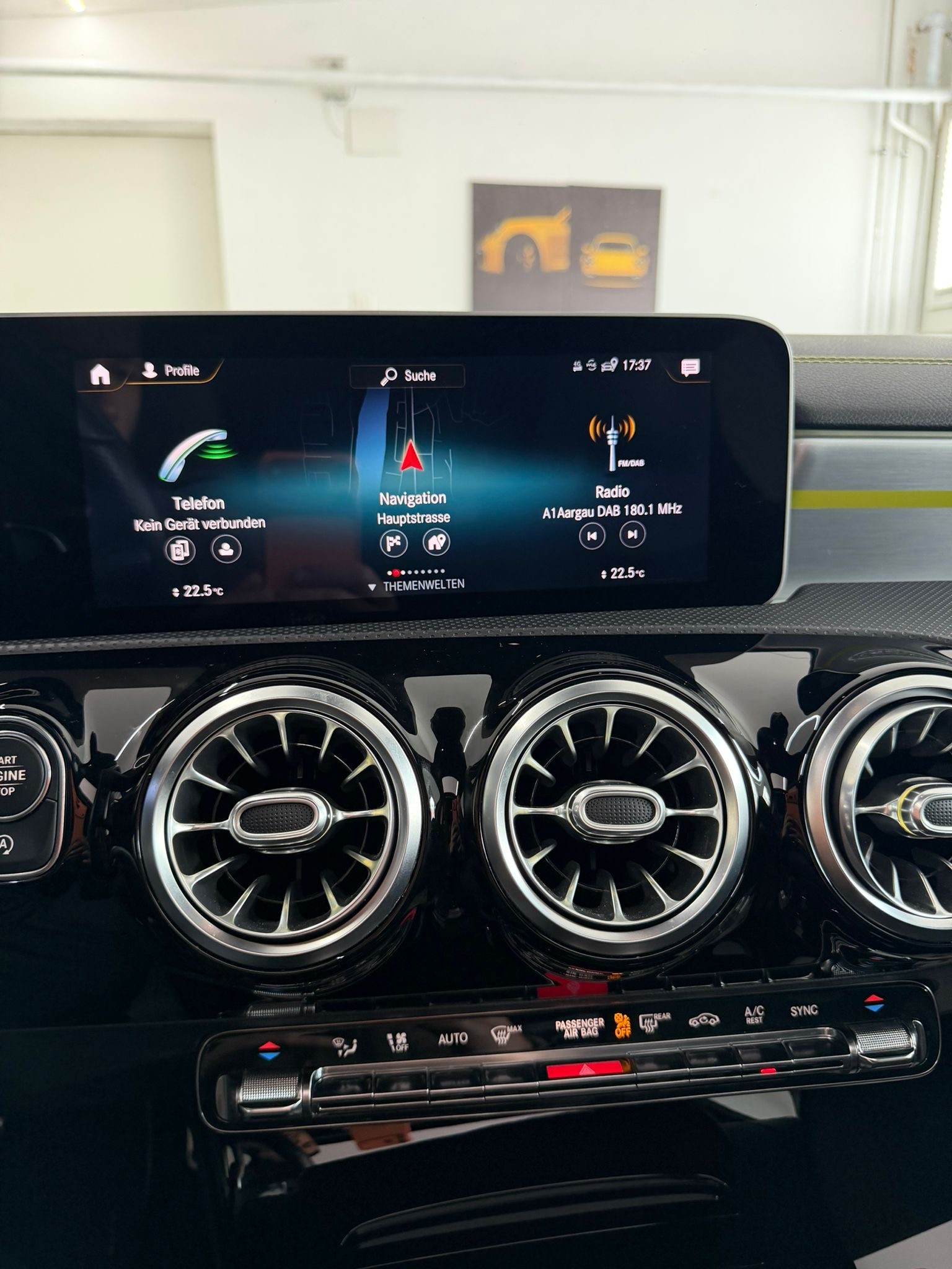 MERCEDES-BENZ A 250 AMG Line 7G-DCT *Edition 1 *Voll Austattung*Panoramadach* *Ch Fahrzeug*-image-24
