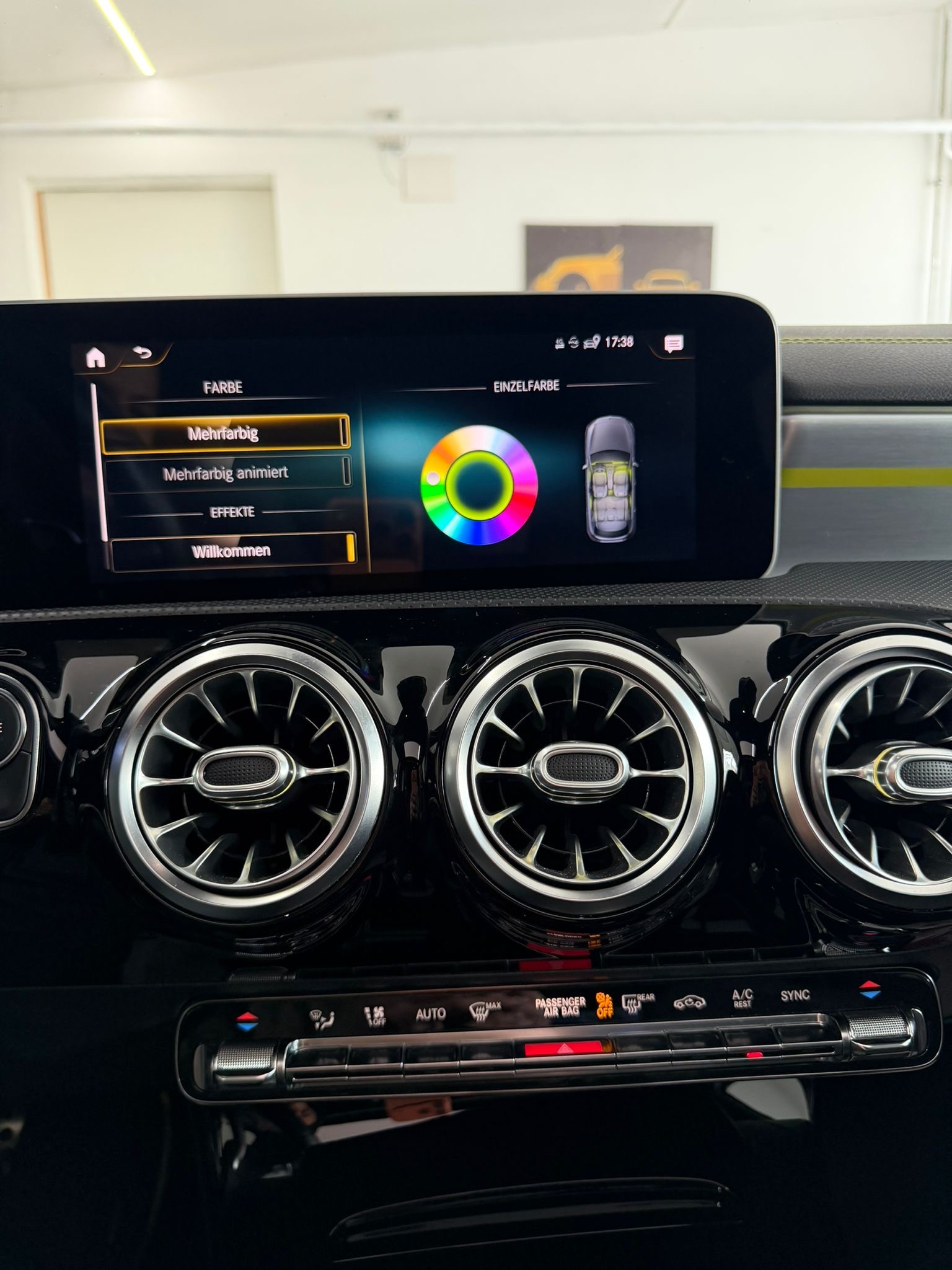 MERCEDES-BENZ A 250 AMG Line 7G-DCT *Edition 1 *Voll Austattung*Panoramadach* *Ch Fahrzeug*-image-27