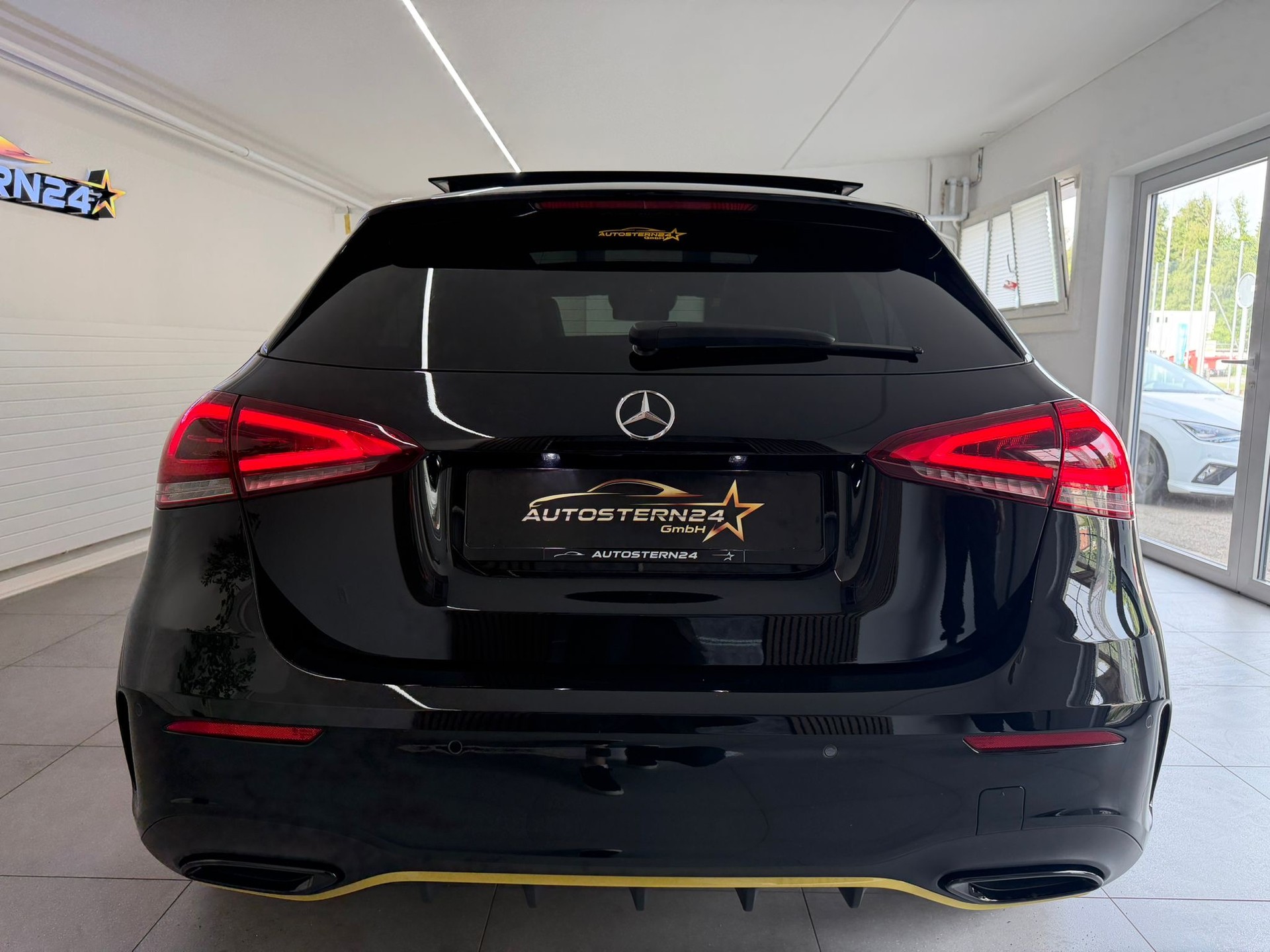 MERCEDES-BENZ A 250 AMG Line 7G-DCT *Edition 1 *Voll Austattung*Panoramadach* *Ch Fahrzeug*-image-3