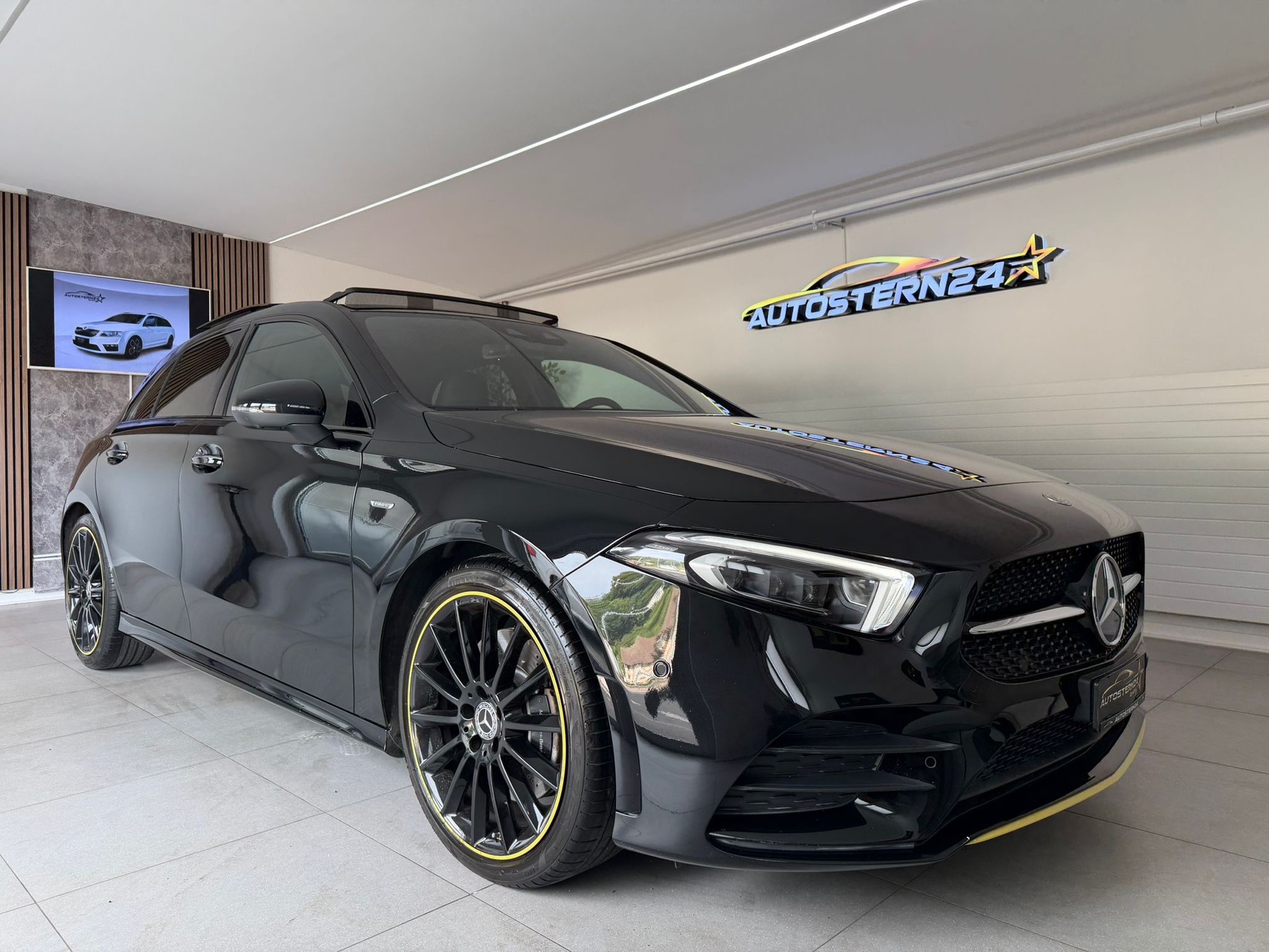 MERCEDES-BENZ A 250 AMG Line 7G-DCT *Edition 1 *Voll Austattung*Panoramadach* *Ch Fahrzeug*-image-1