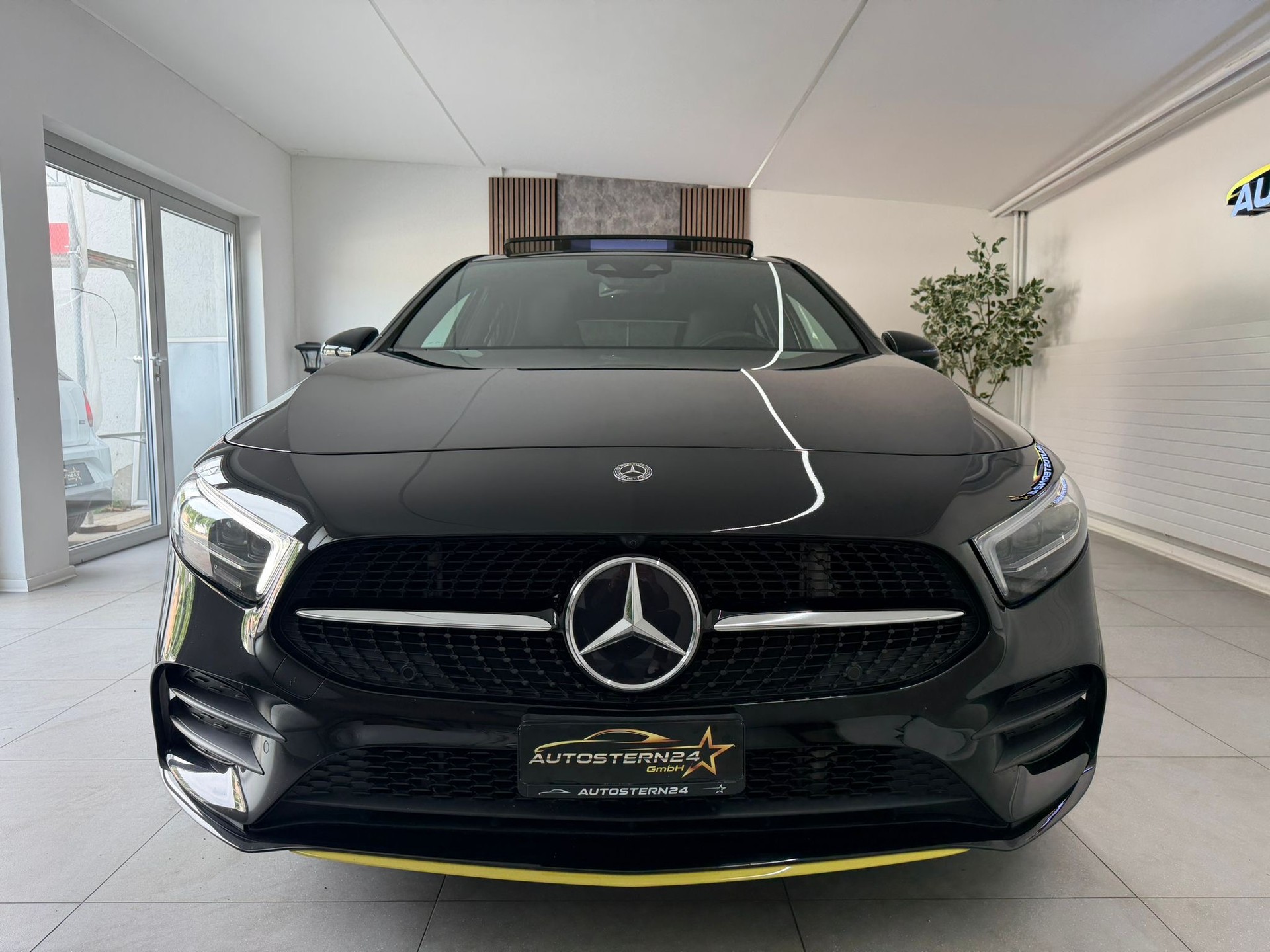 MERCEDES-BENZ A 250 AMG Line 7G-DCT *Edition 1 *Voll Austattung*Panoramadach* *Ch Fahrzeug*-image-2