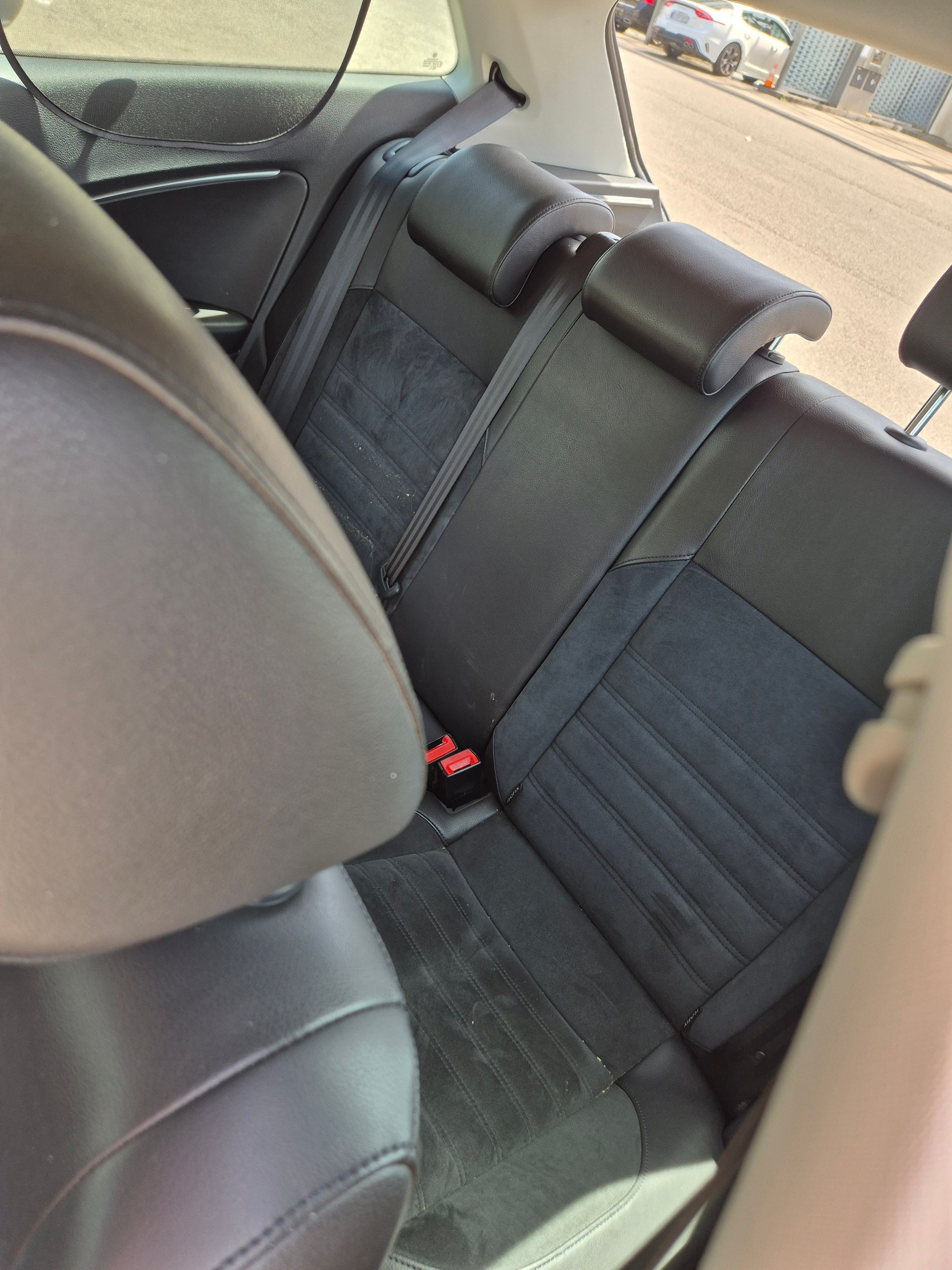 VW Highline BlueMotion Technologiy 1,2 l TSI 81 kW (110 PS) 7-Gang-Doppelkupplungsgetriebe DSG-image-5