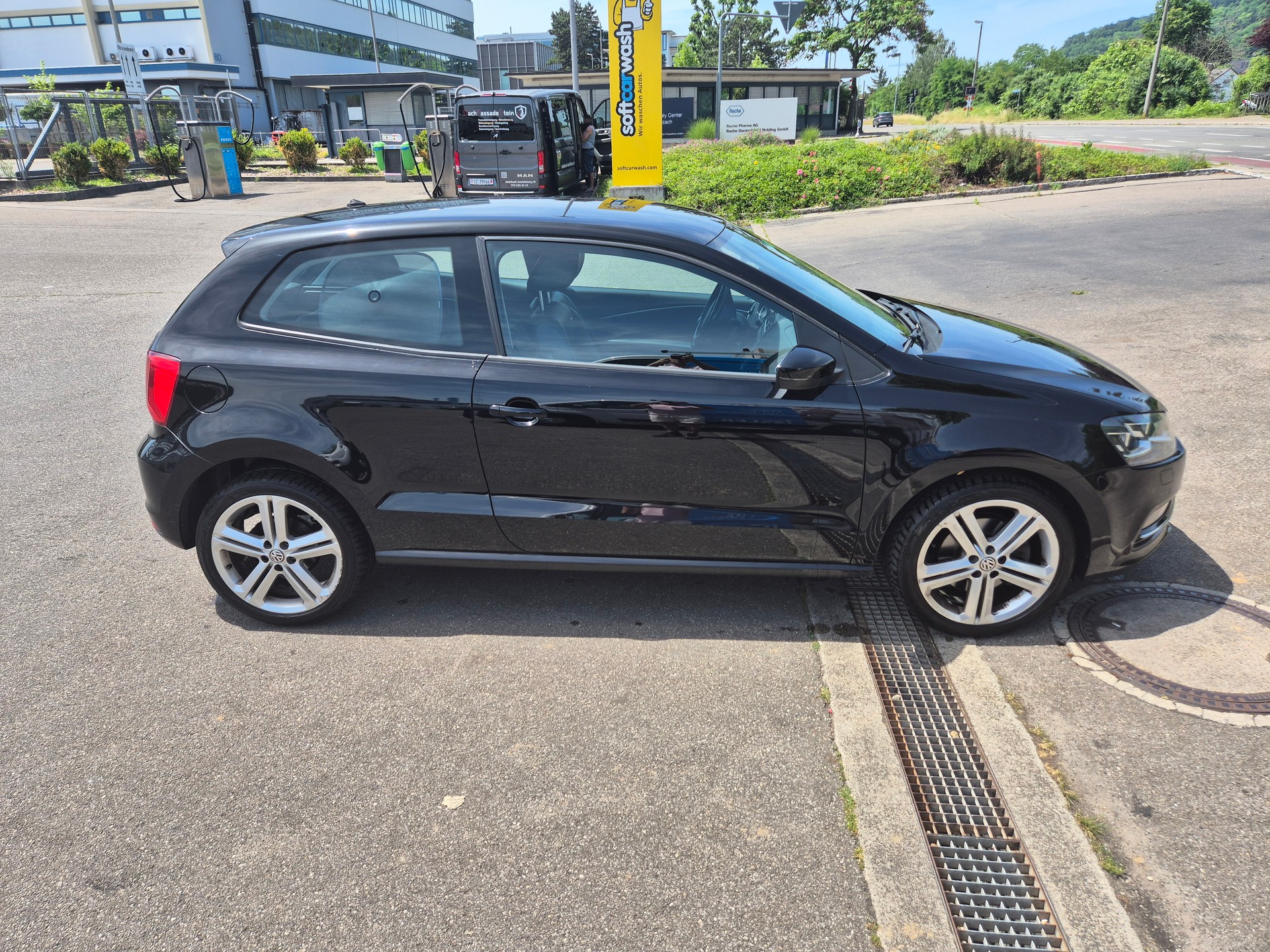 VW Highline BlueMotion Technologiy 1,2 l TSI 81 kW (110 PS) 7-Gang-Doppelkupplungsgetriebe DSG-image-1