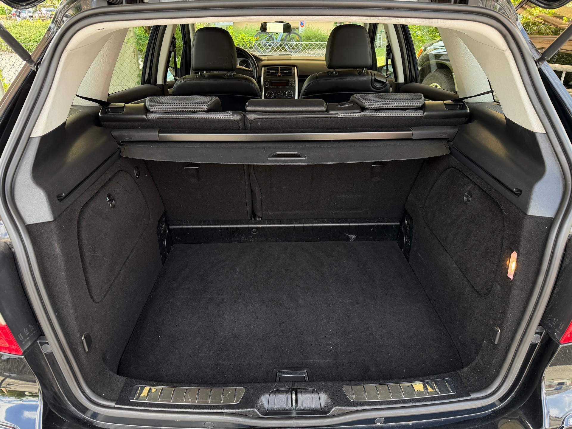 MERCEDES-BENZ B 200-image-15