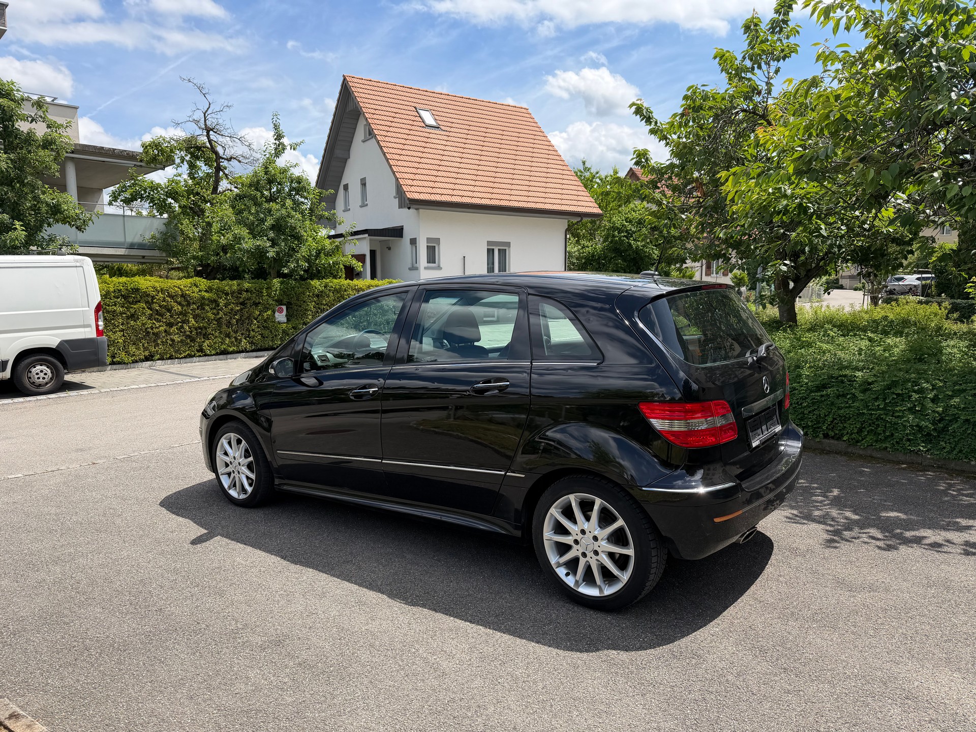 MERCEDES-BENZ B 200-image-6