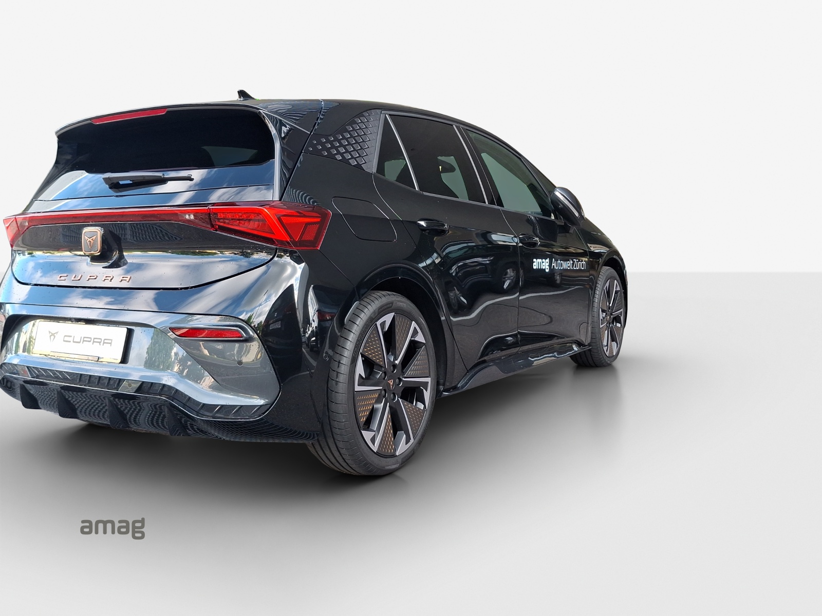 CUPRA Born 79 kWh e-Boost Adrenaline-image-4