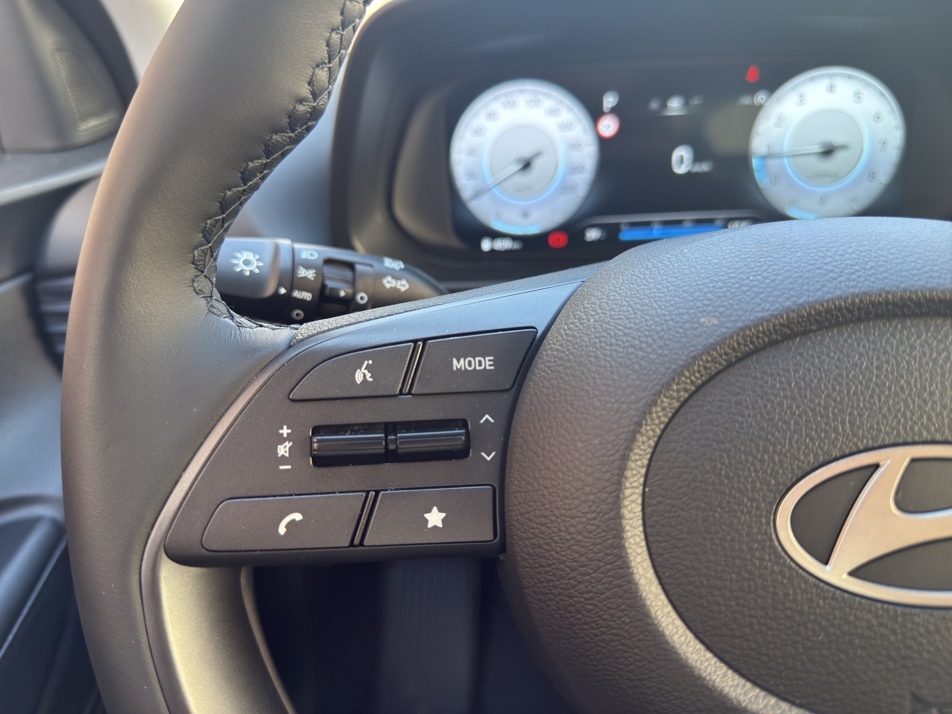HYUNDAI i20 1.0 T-GDi Amplia DCT-image-23