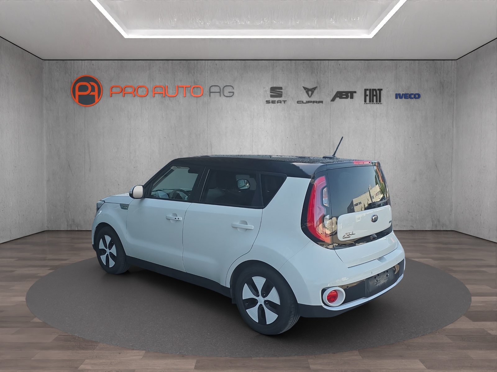 KIA Soul II EV Style-showroom-element-2