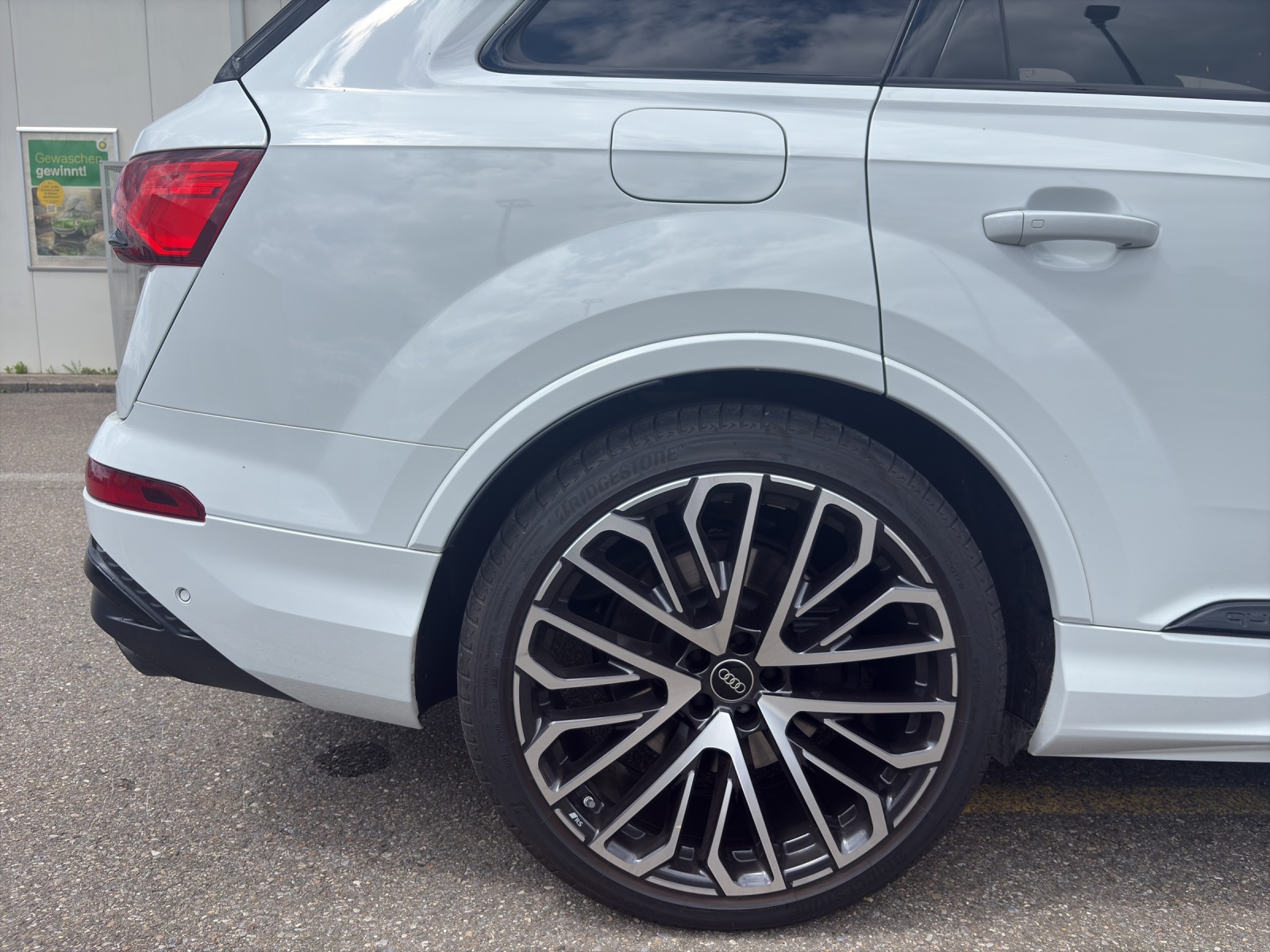 AUDI SQ7 SUV 4.0 V8 TFSI quattro T-Tronic-image-14