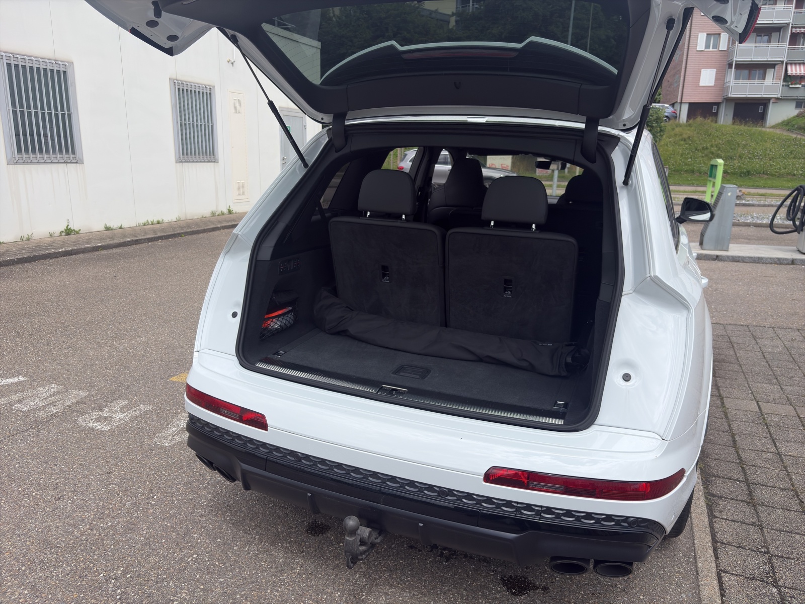 AUDI SQ7 SUV 4.0 V8 TFSI quattro T-Tronic-image-16