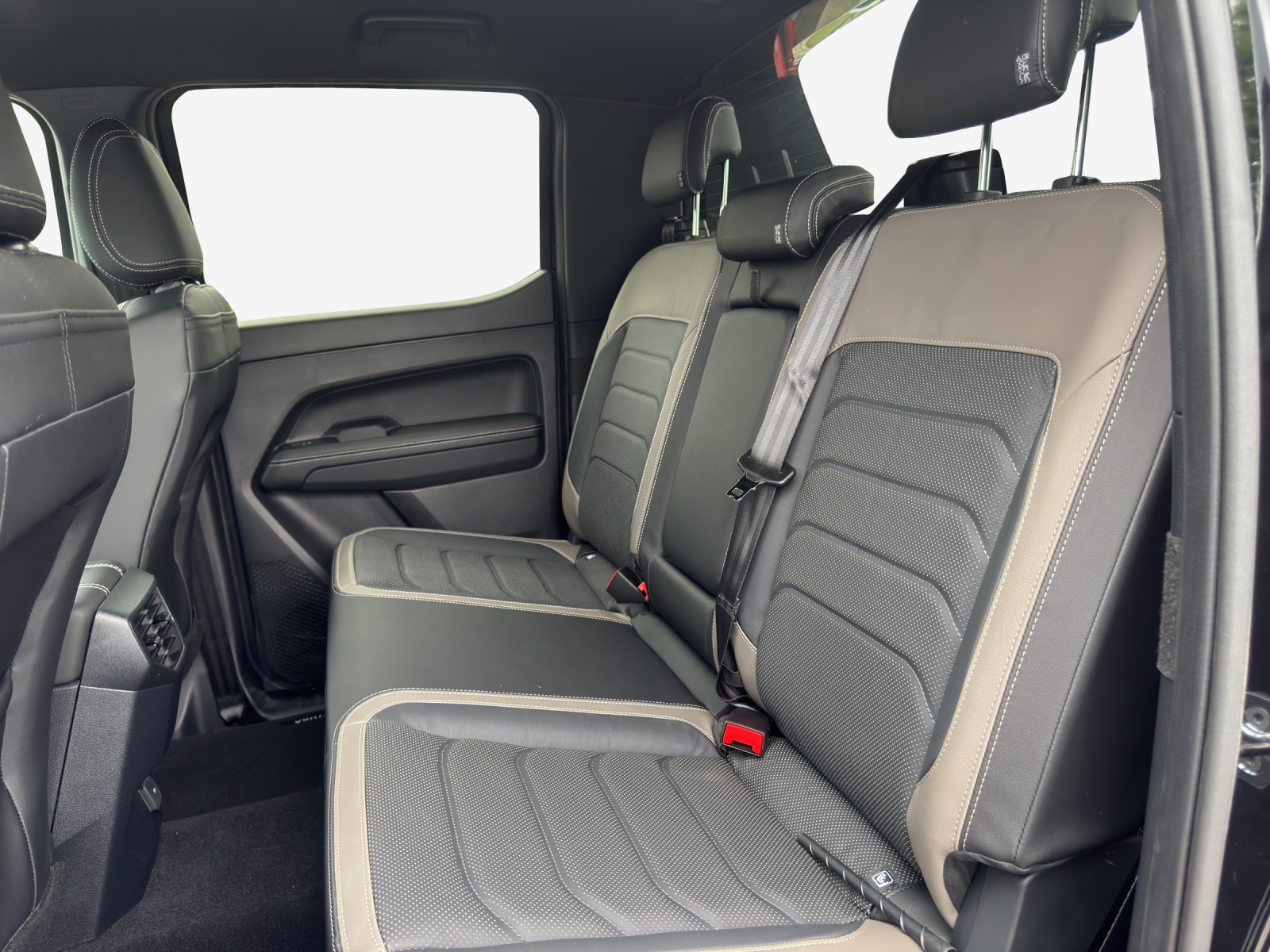 VW Amarok 3.0TDI Aventura Winter 2-image-10