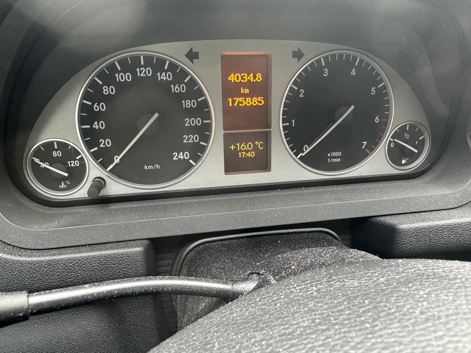 MERCEDES-BENZ B 180 (170) Autotronic-image-12