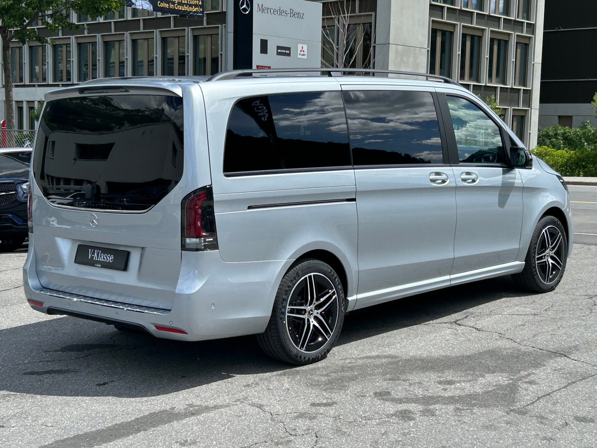 MERCEDES-BENZ V 300d Exclusive Lang SWISS EDITION 4Matic-image-12