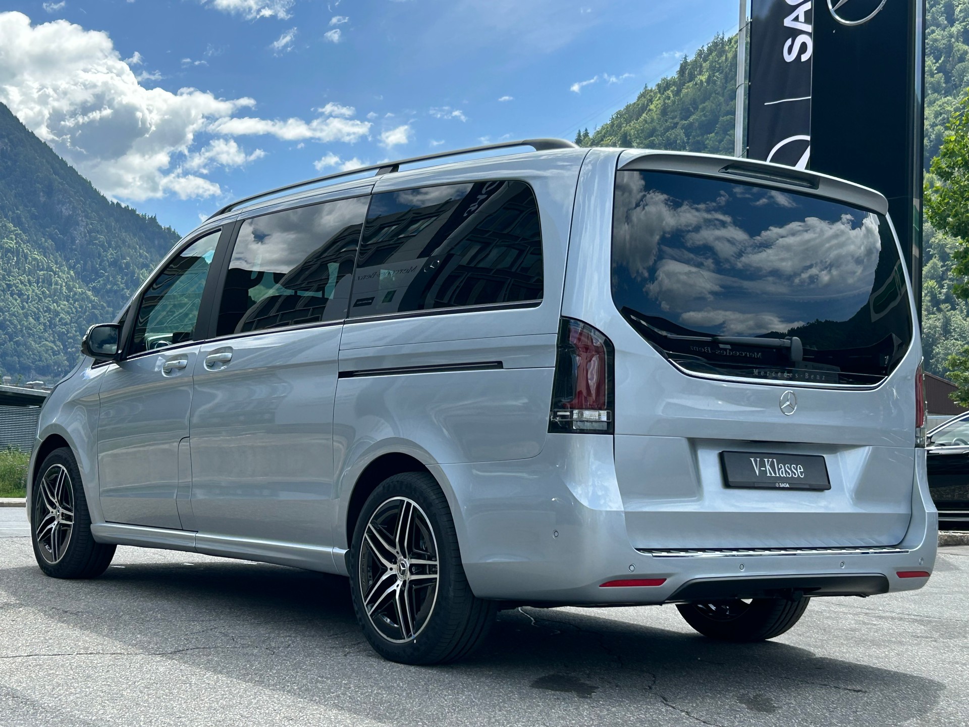 MERCEDES-BENZ V 300d Exclusive Lang SWISS EDITION 4Matic-image-7