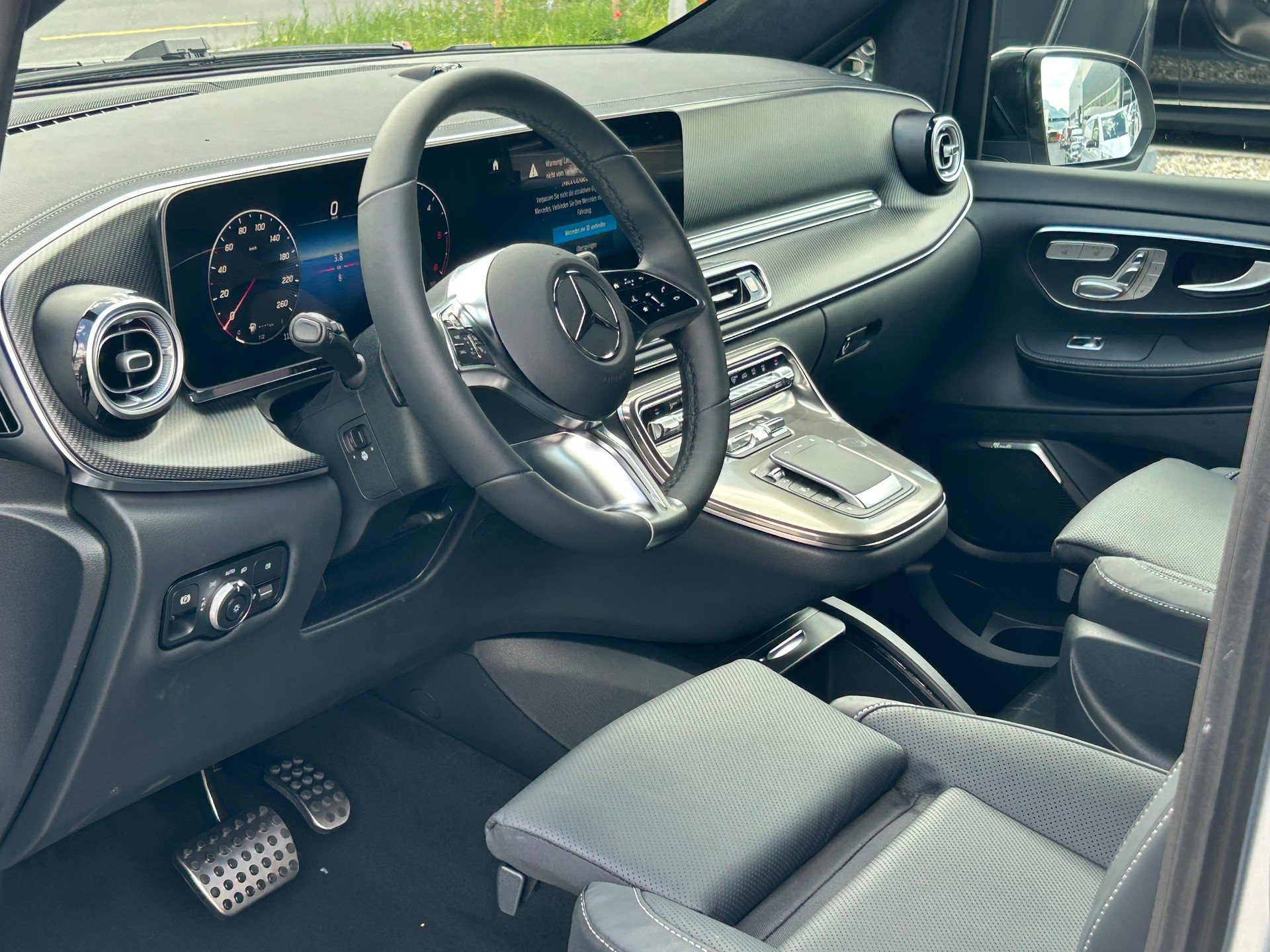 MERCEDES-BENZ V 300d Exclusive Lang SWISS EDITION 4Matic-image-15