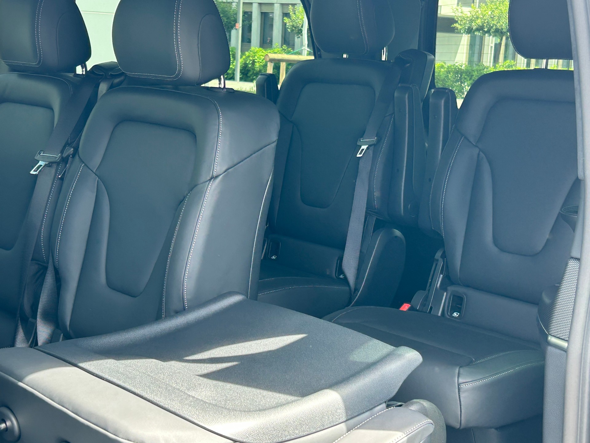 MERCEDES-BENZ V 300d Exclusive Lang SWISS EDITION 4Matic-image-6