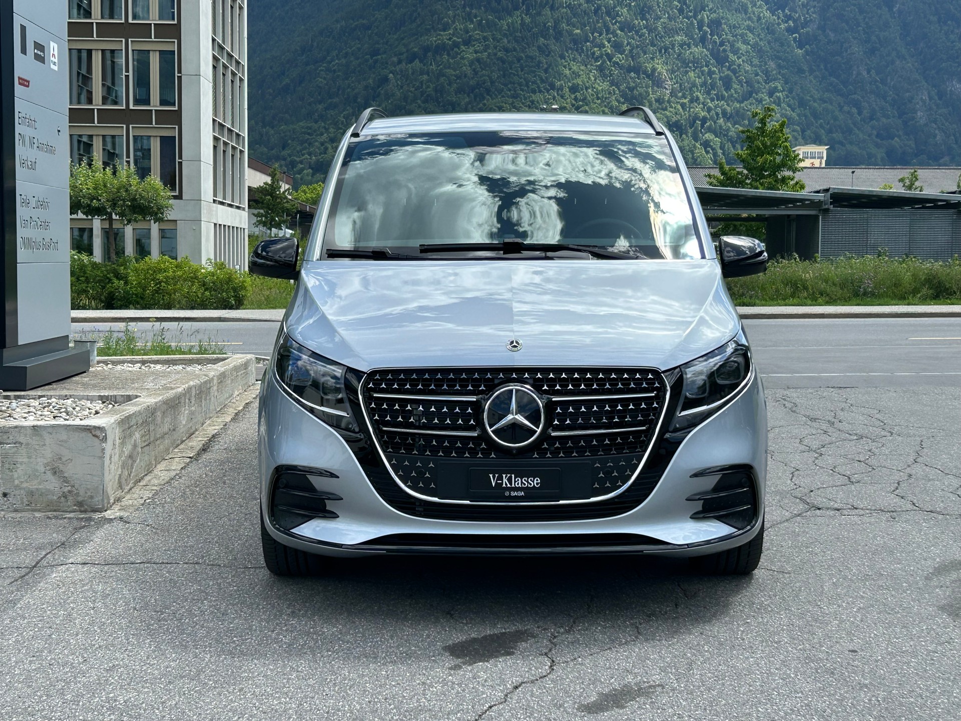 MERCEDES-BENZ V 300d Exclusive Lang SWISS EDITION 4Matic-image-1