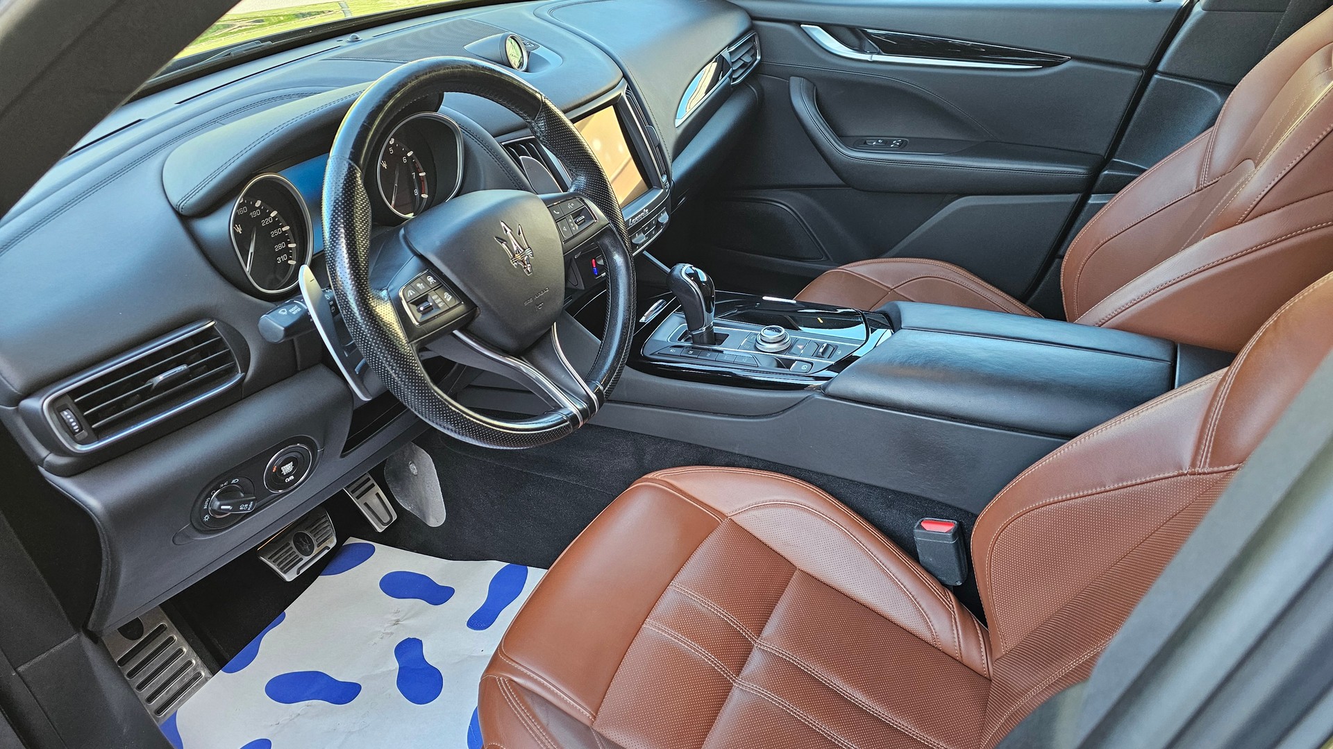 MASERATI Levante S 3.0 V6 GranLusso Automatica-image-9