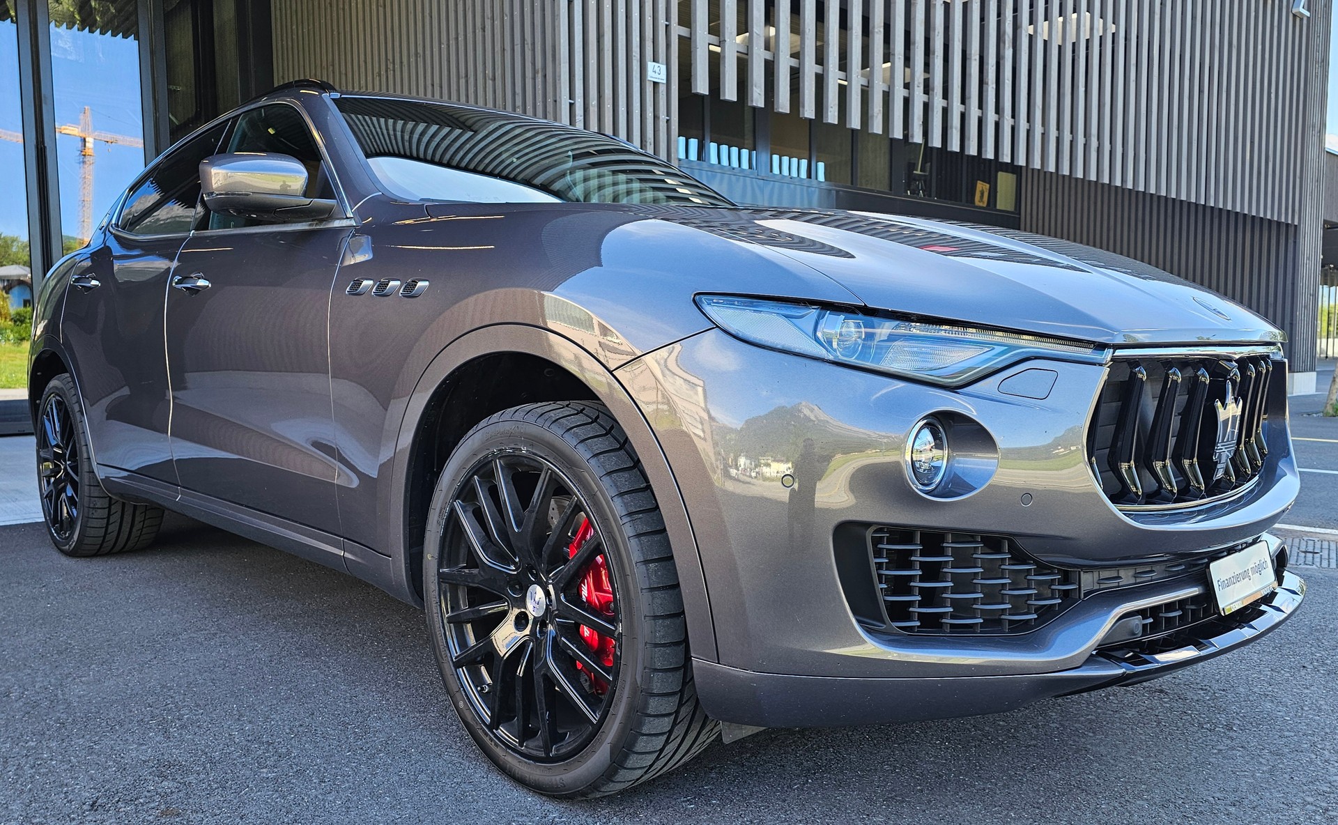MASERATI Levante S 3.0 V6 GranLusso Automatica-image-3