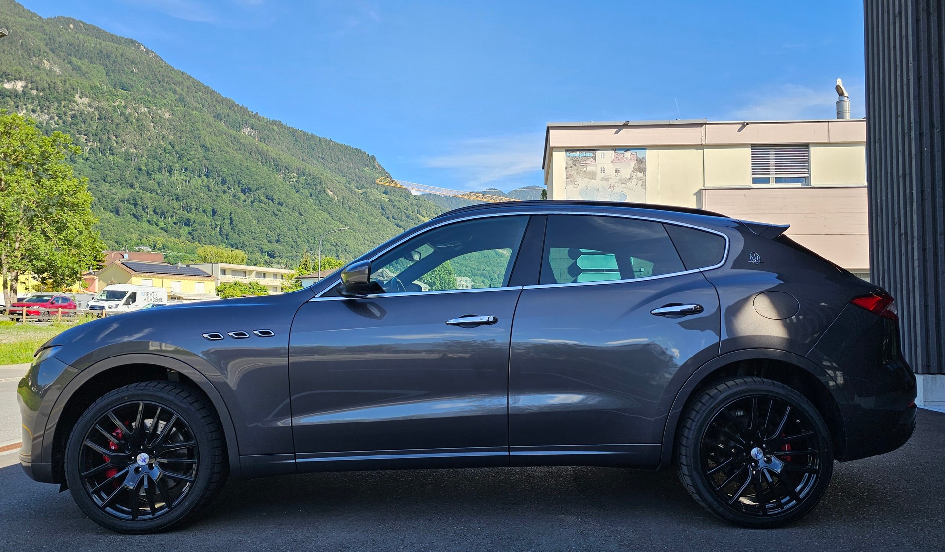 MASERATI Levante S 3.0 V6 GranLusso Automatica-image-1