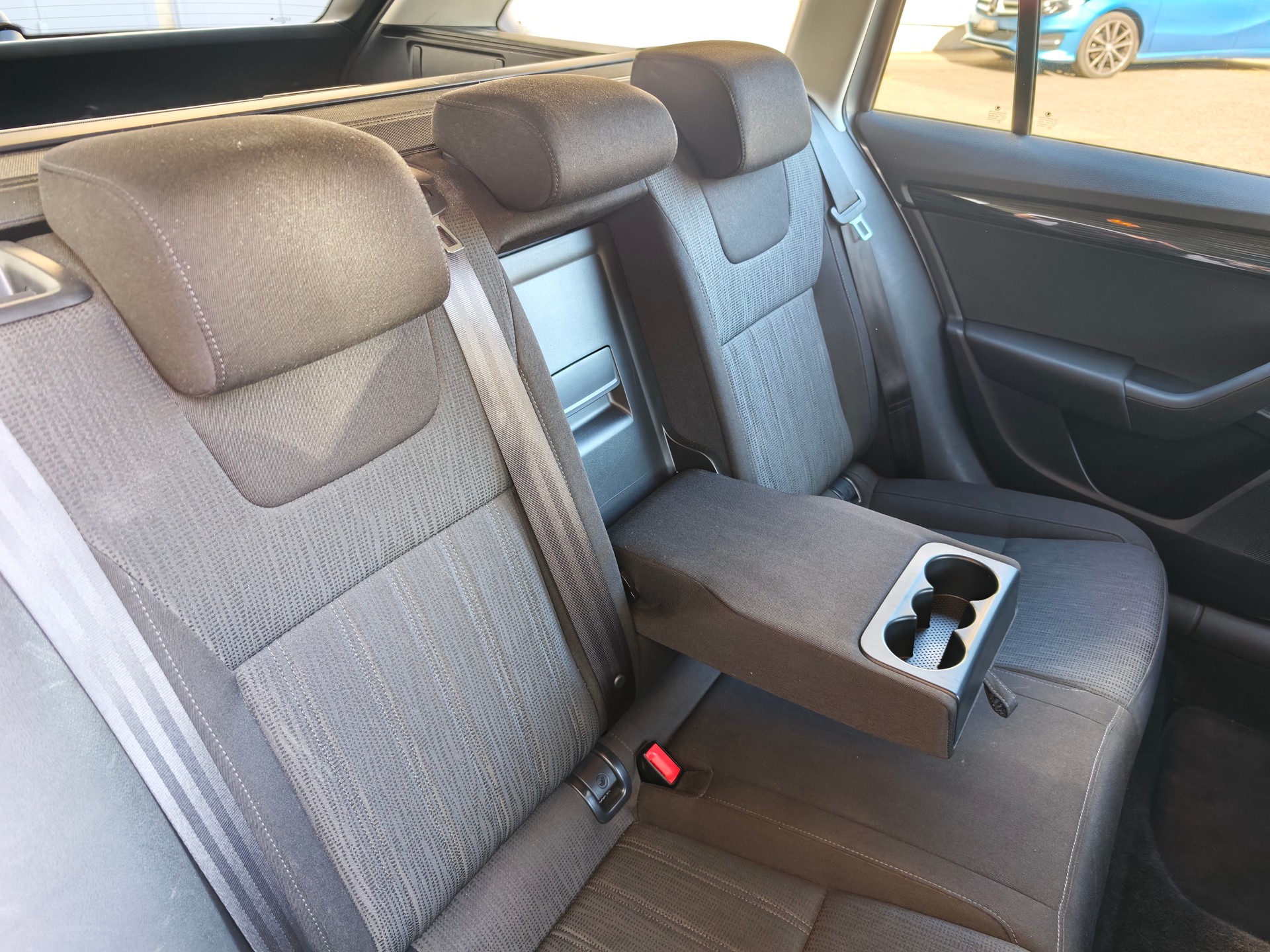 SKODA Octavia Combi 2.0 TDI Style DSG-image-5