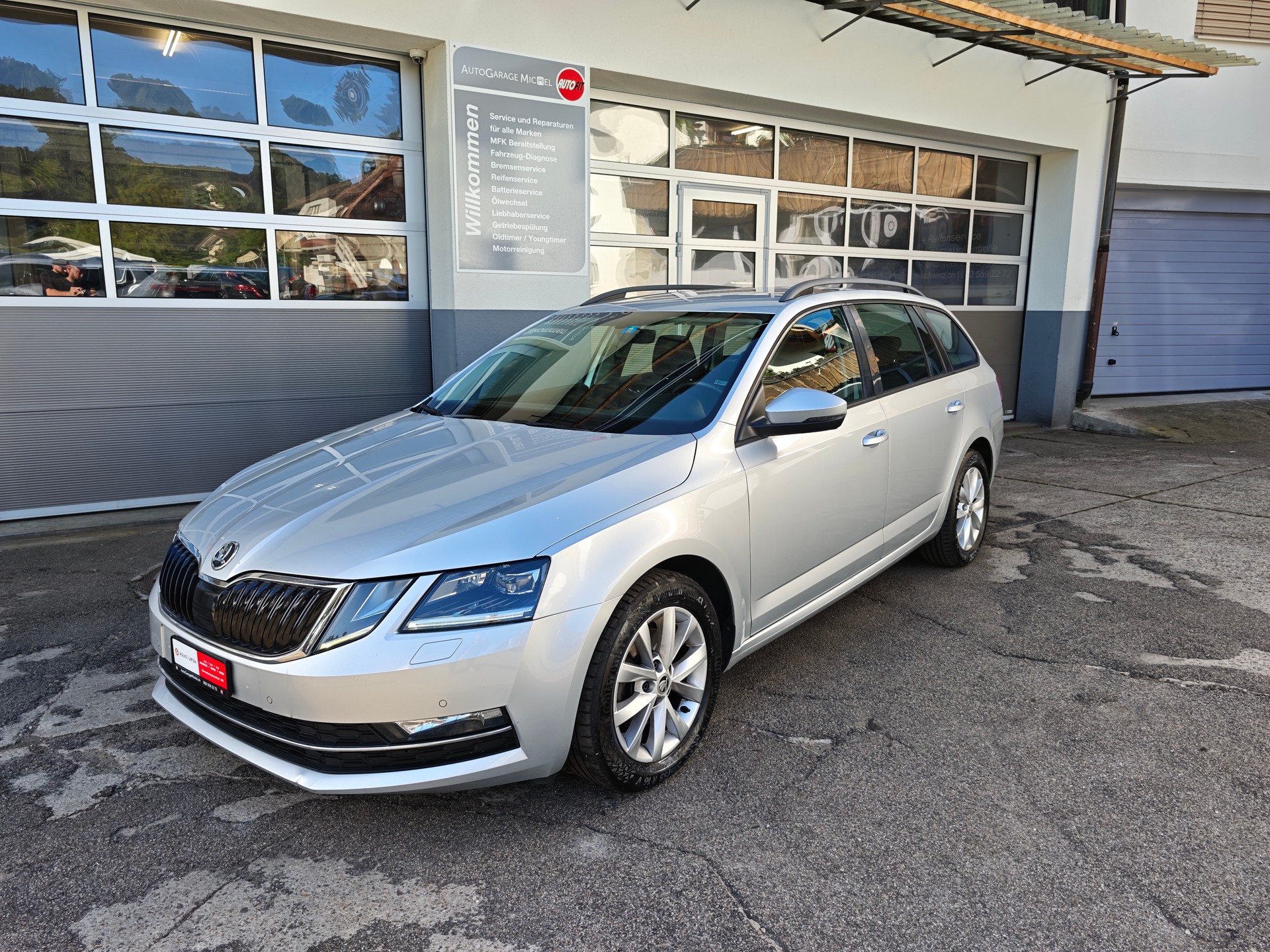 SKODA Octavia Combi 2.0 TDI Style DSG-image-1