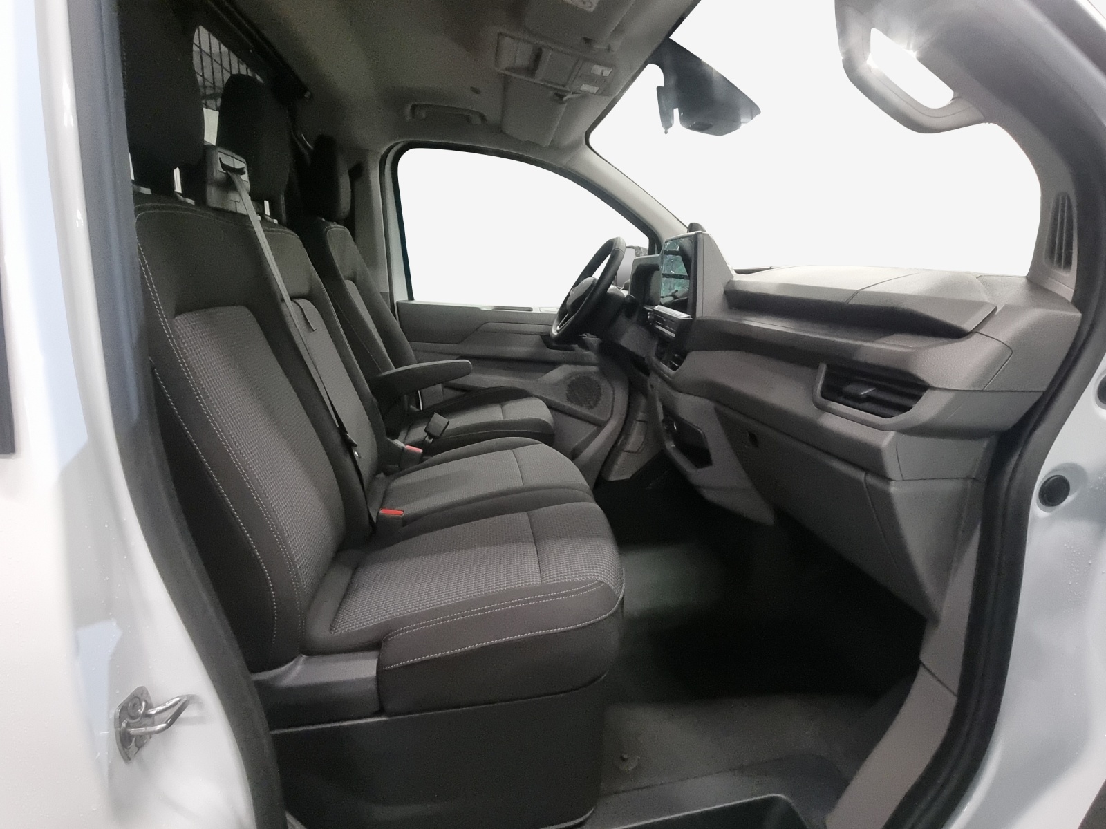 VW e-Transporter 70 kWh 4Motion-image-14