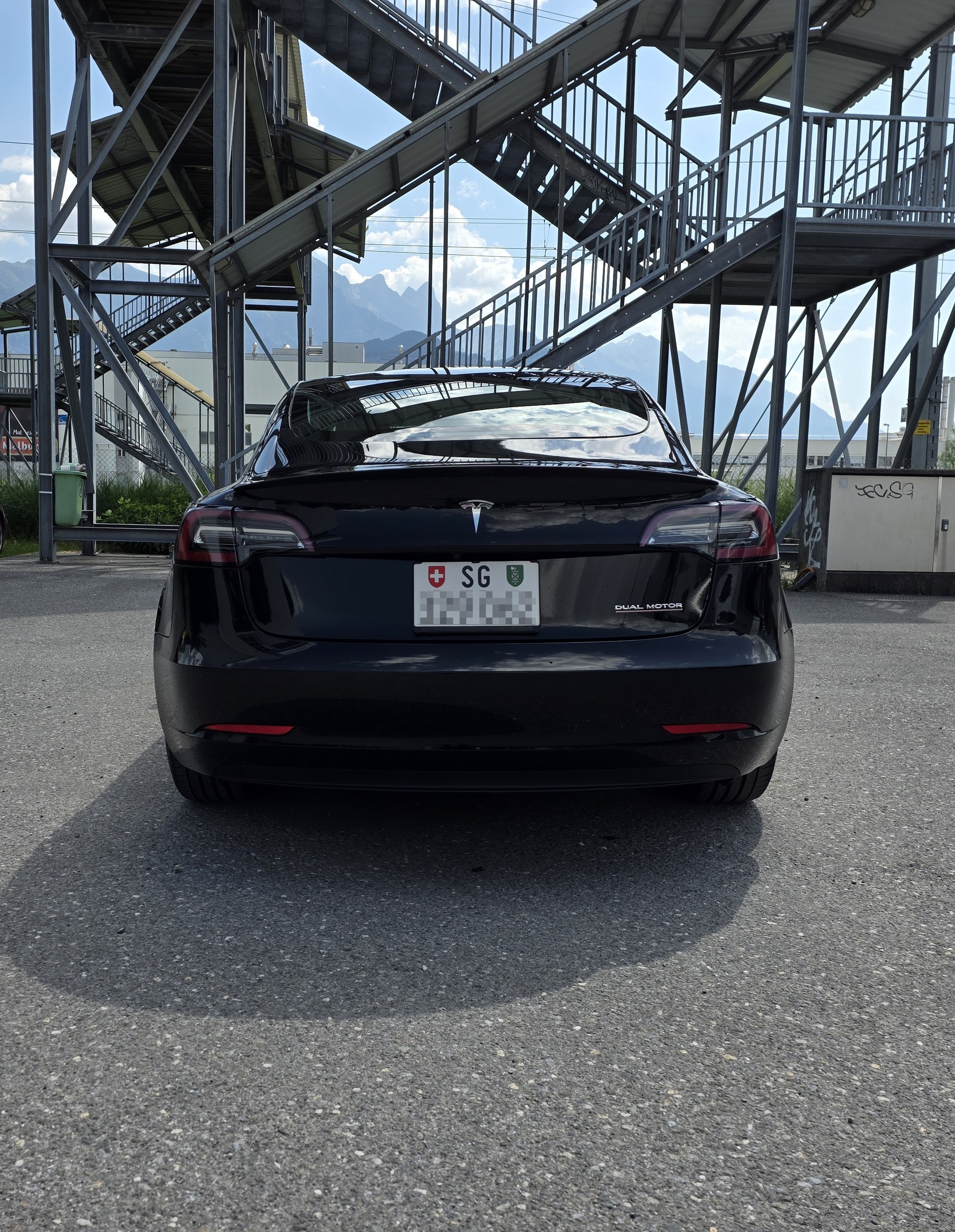 TESLA Performance mit FSD und Homelink-image-3