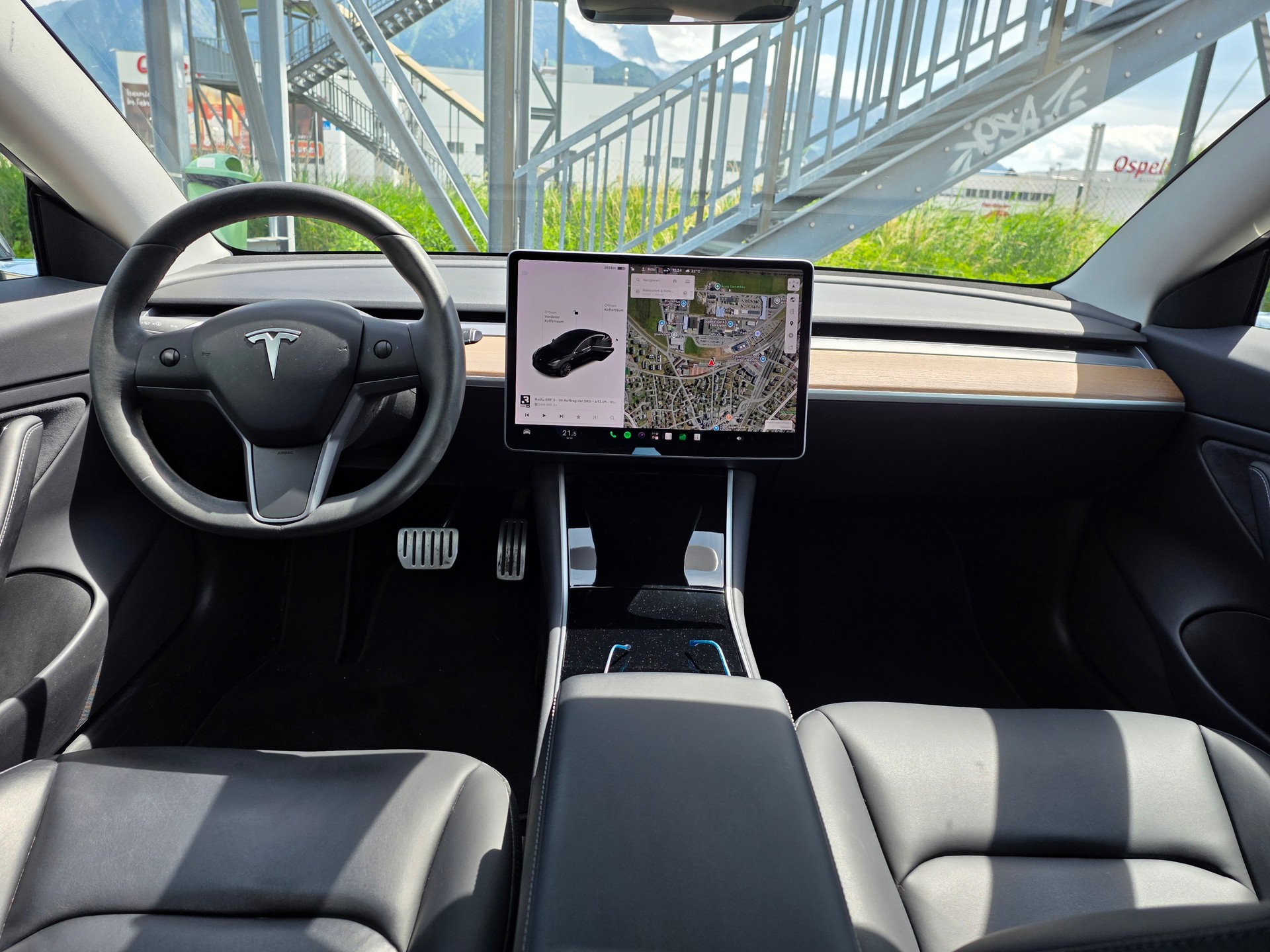 TESLA Performance mit FSD und Homelink-image-1