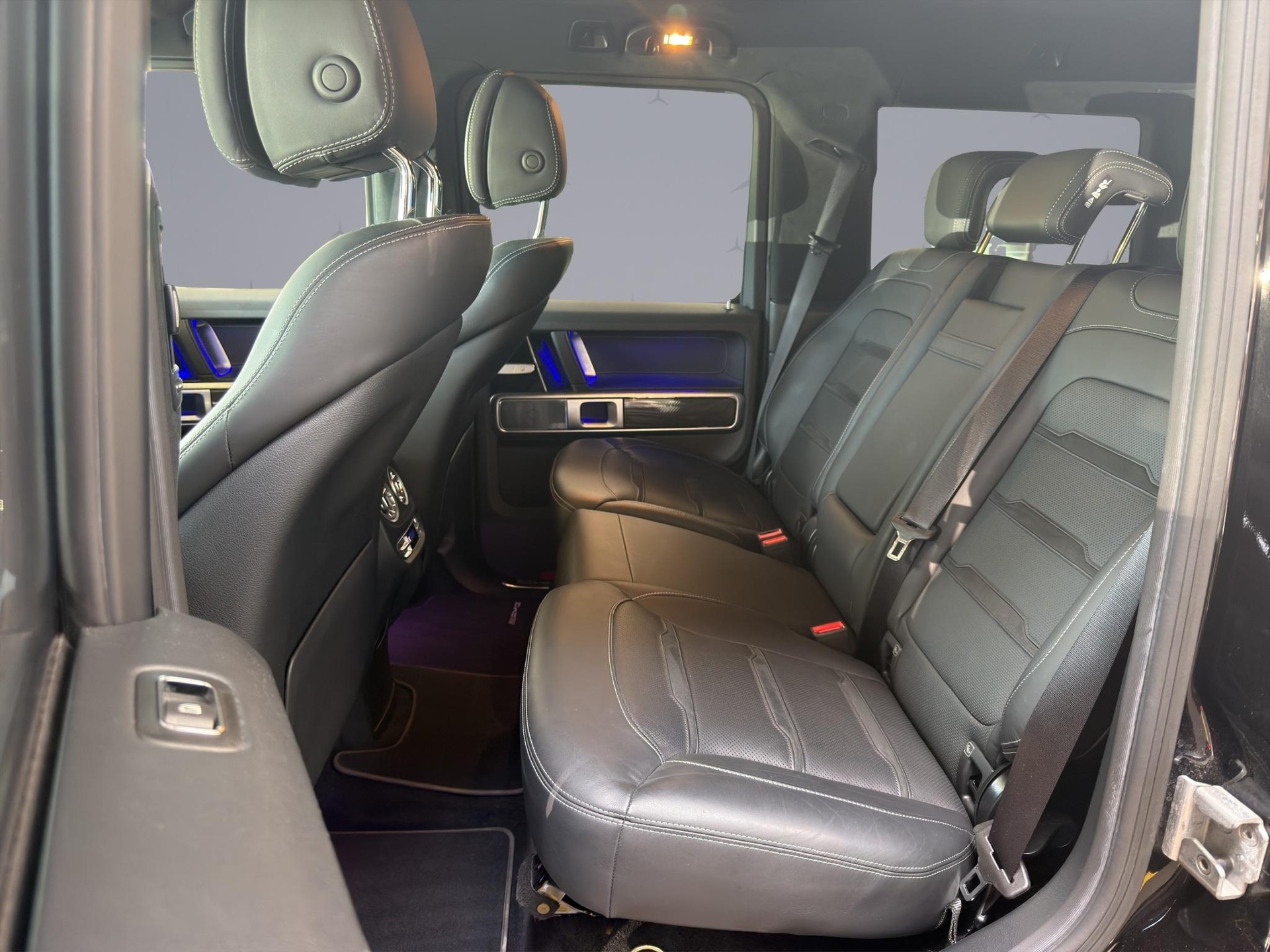 MERCEDES-BENZ G 63 AMG-image-9