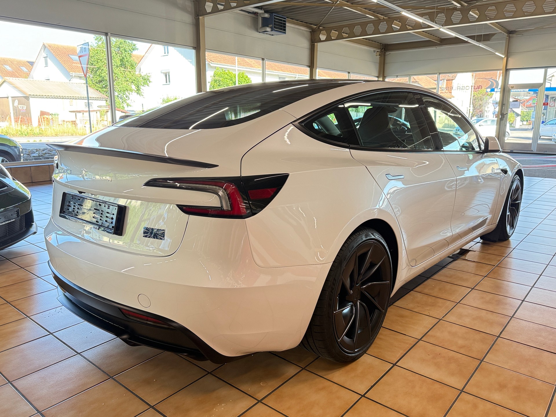 TESLA Performance Highland-image-3
