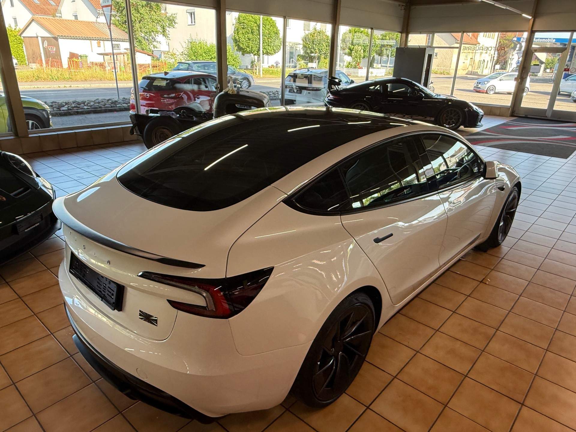 TESLA Performance Highland-image-7