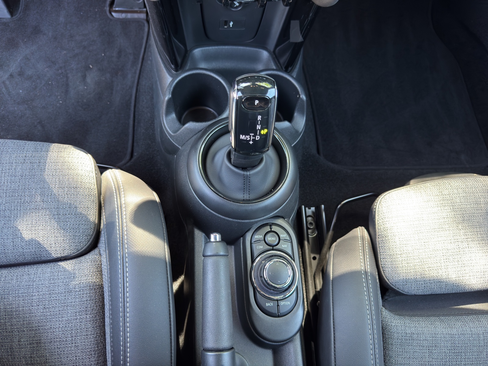 MINI Cabrio F57 2.0i Cooper S Premium-image-13