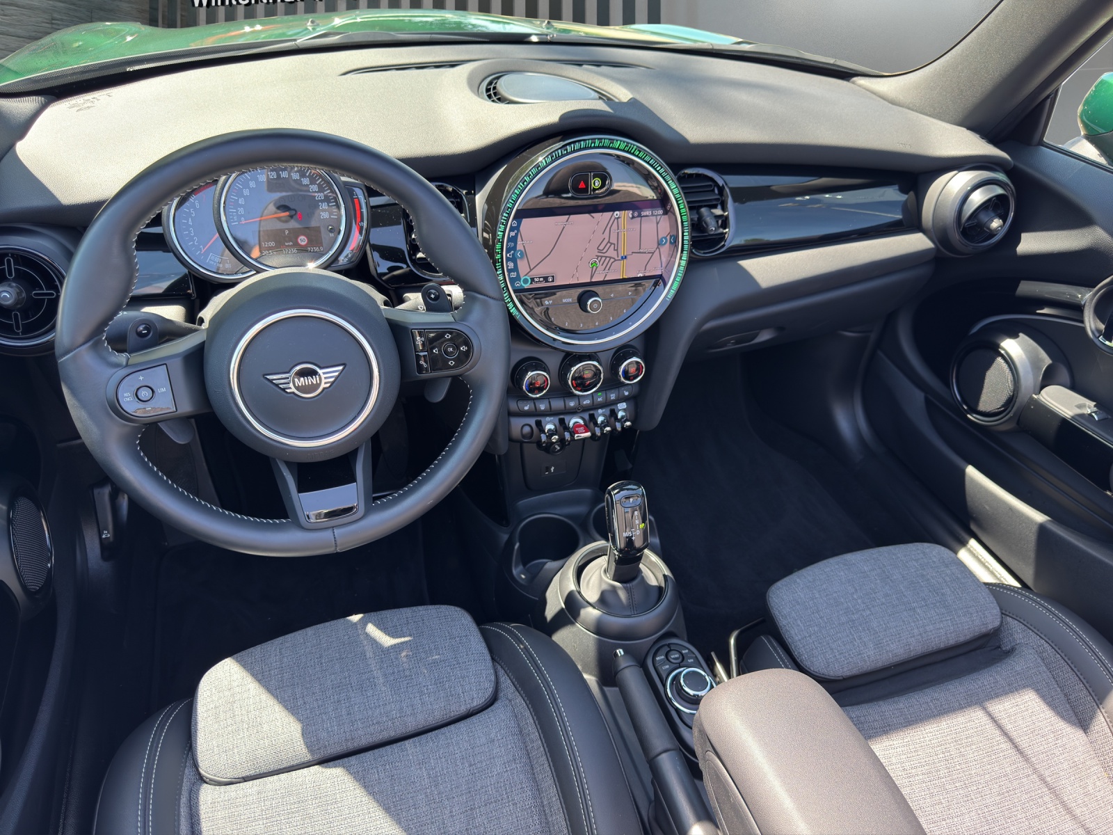 MINI Cabrio F57 2.0i Cooper S Premium-image-9