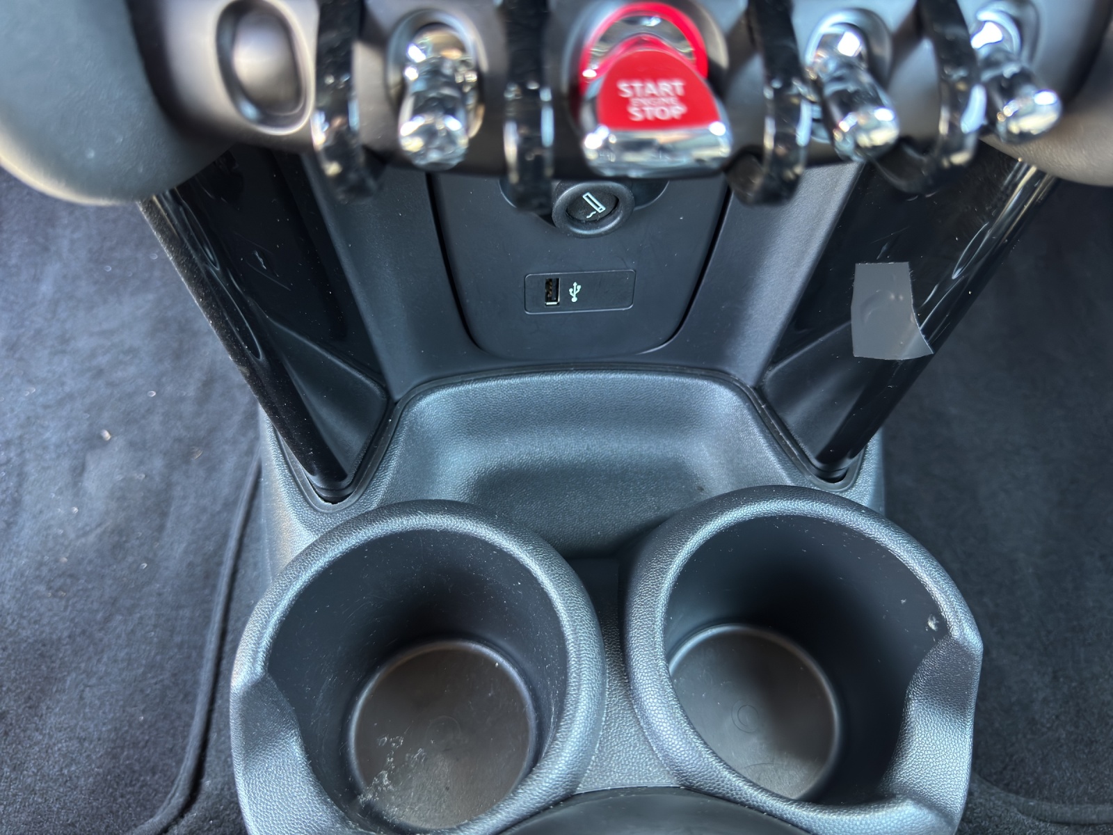 MINI Cabrio F57 2.0i Cooper S Premium-image-14