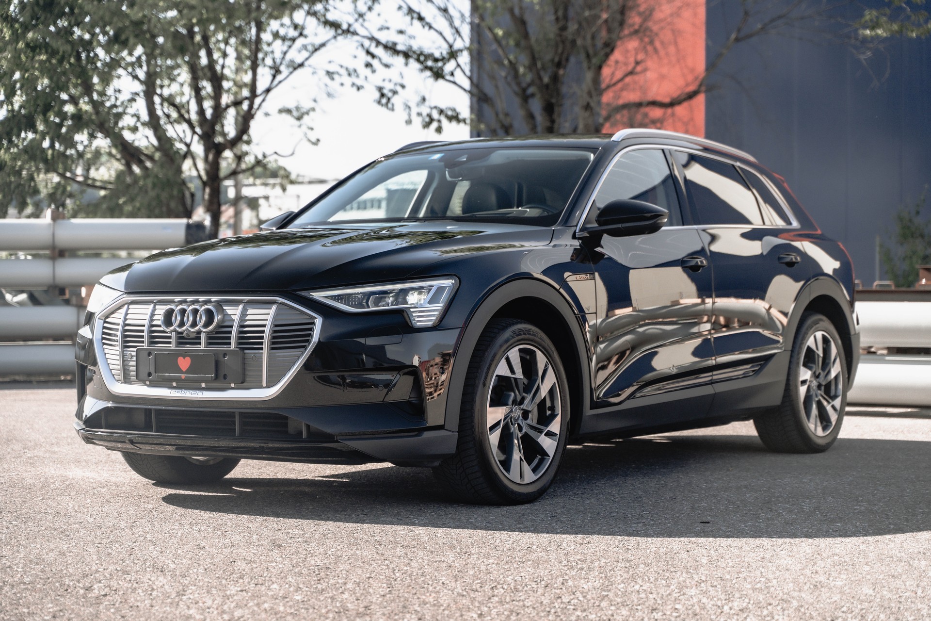 AUDI e-tron 50 quattro * AB MFK * NEUE SOMMERREIFEN * SERVICEGEPFLEGT * SOH 92,9% *-image-0