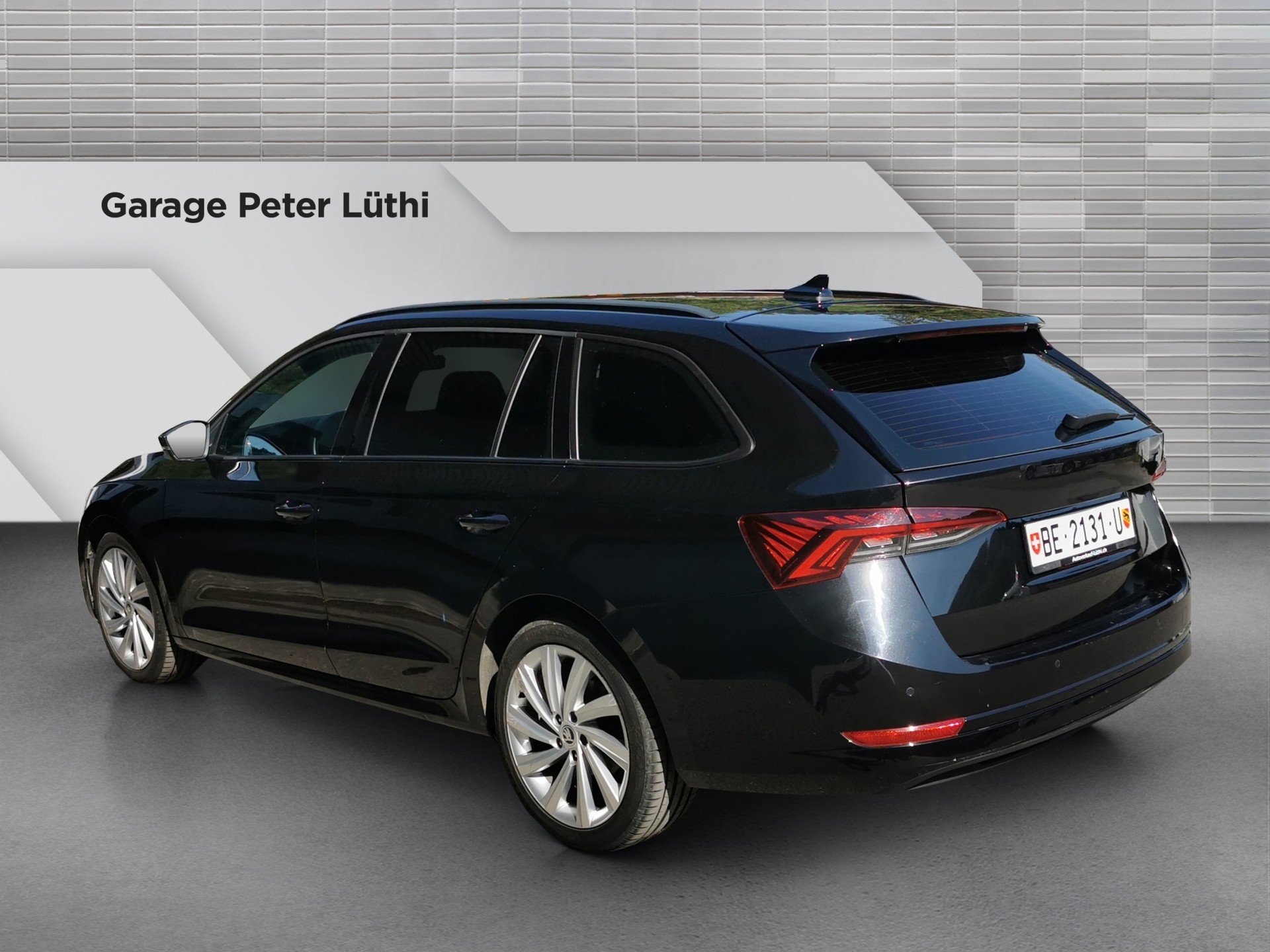 SKODA Octavia Combi 2.0 TDI DSG Style 4x4-image-3