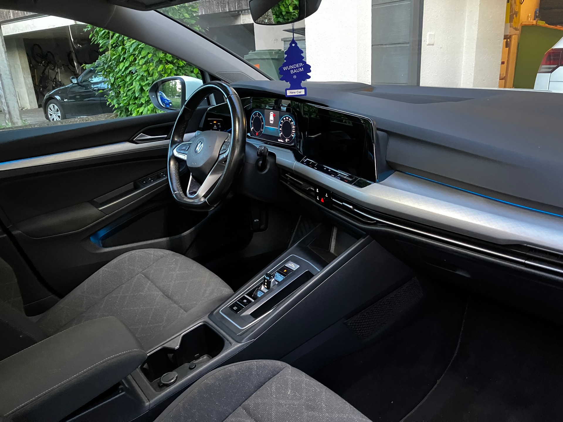 VW Golf Variant 2.0 TDI Life DSG-image-5