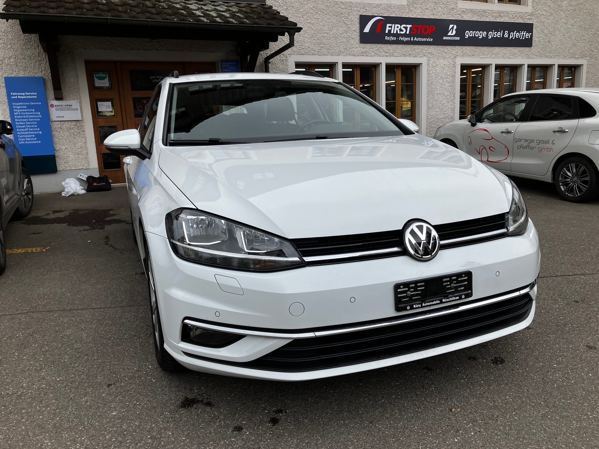 VW Golf Variant 2.0 TDI Life DSG-image-0