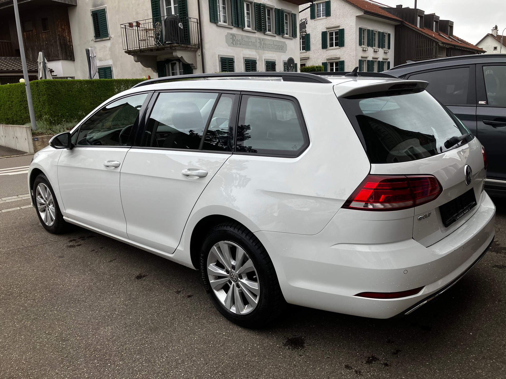 VW Golf Variant 2.0 TDI Life DSG-image-3